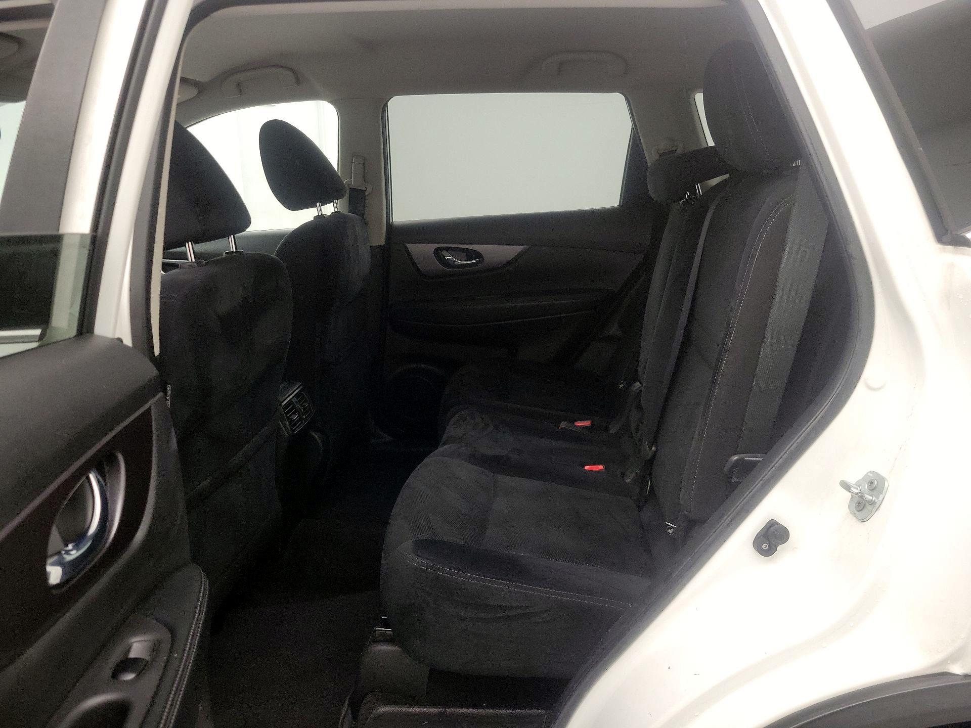 Thumbnail: 2016 Nissan Rogue - 19