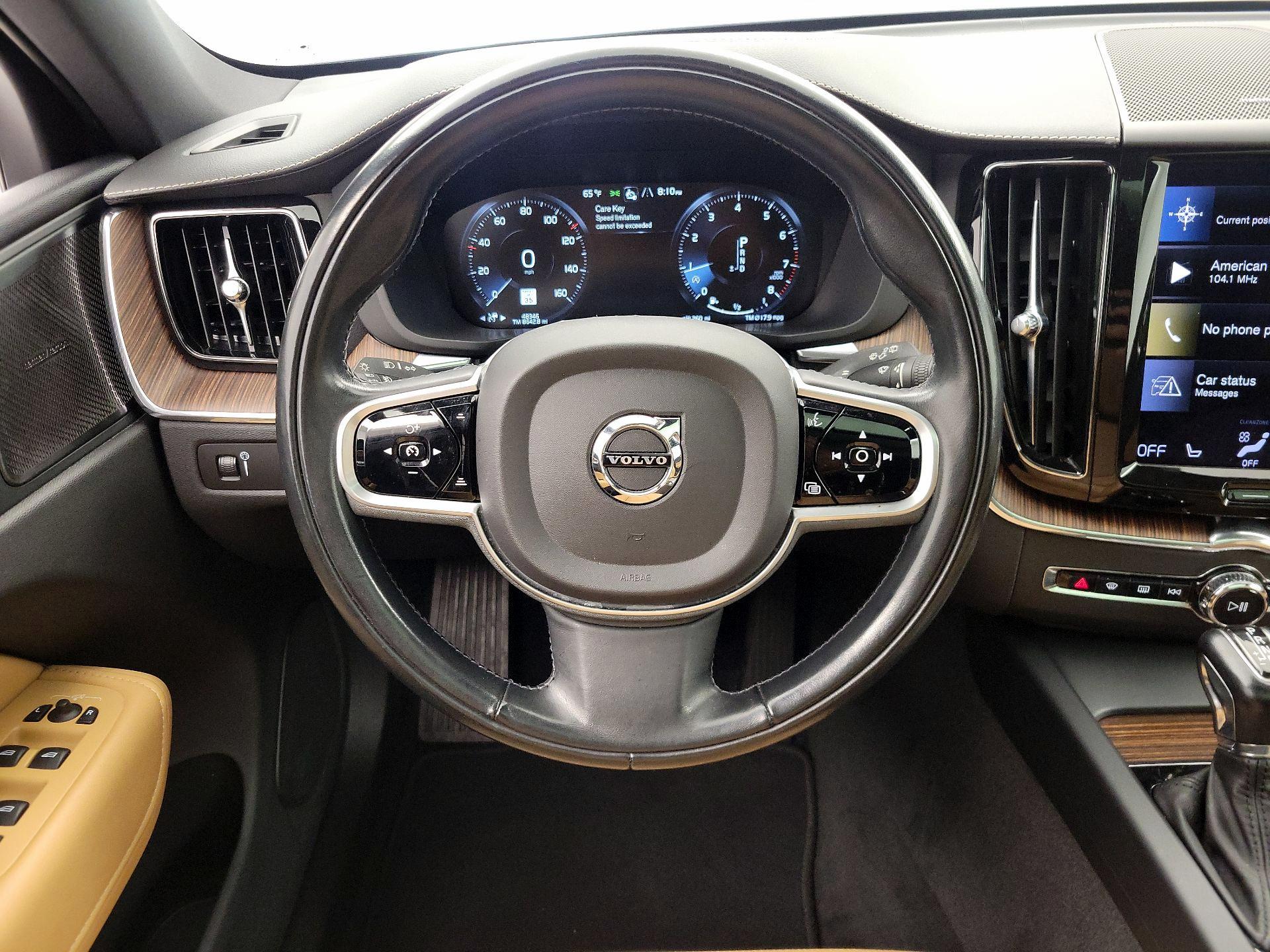 Thumbnail: 2021 Volvo XC60 - 10