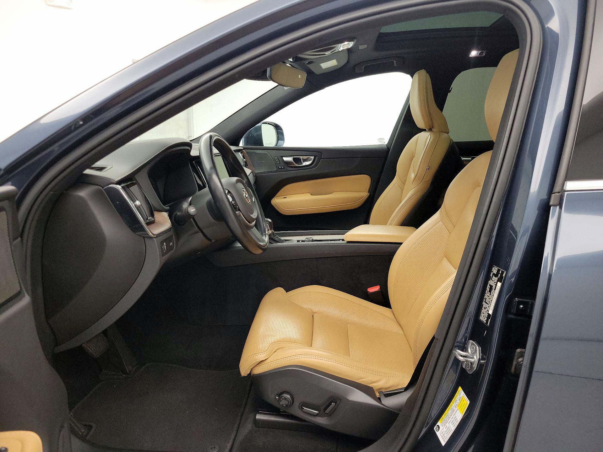 Thumbnail: 2021 Volvo XC60 - 11