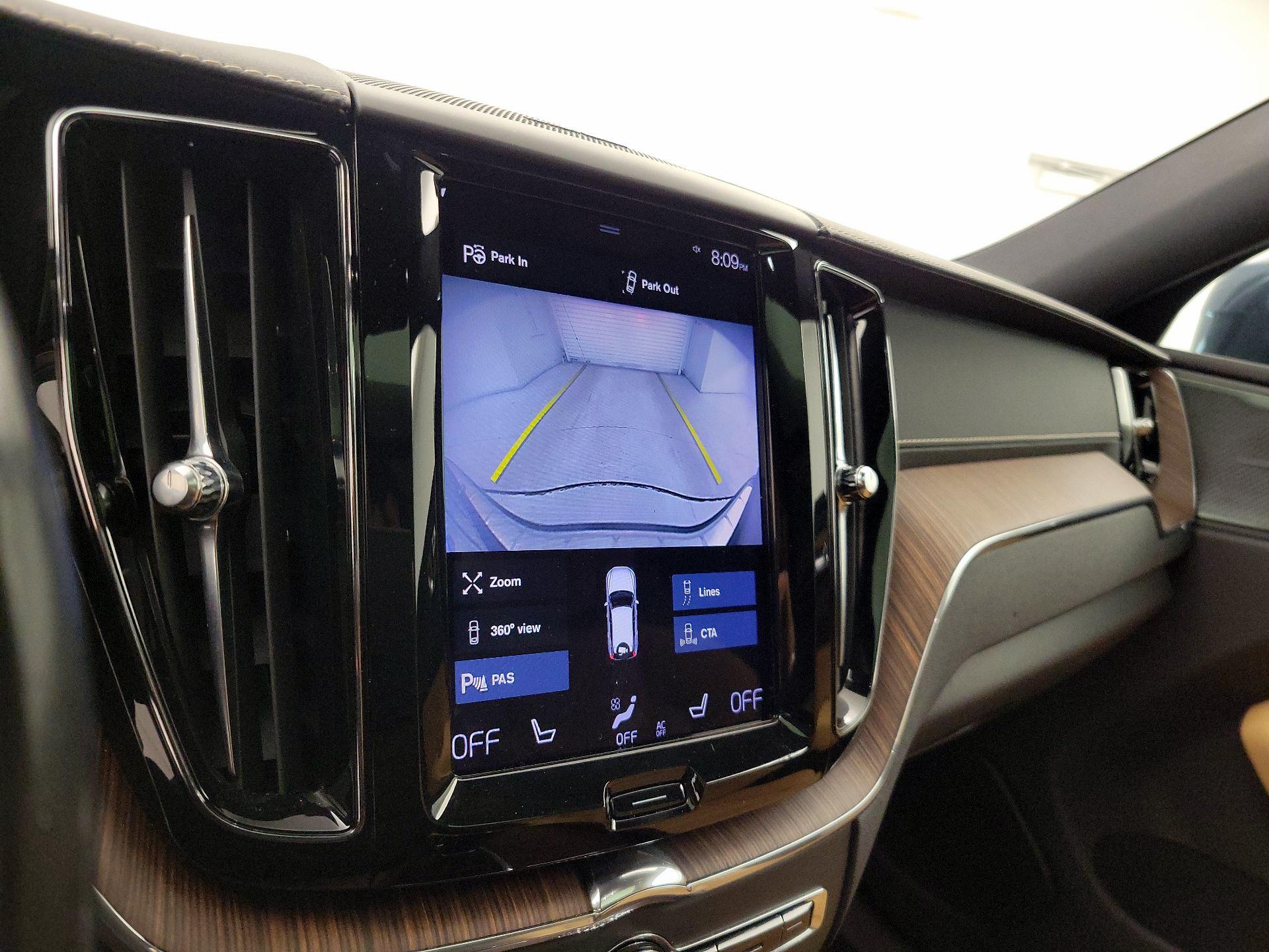 Thumbnail: 2021 Volvo XC60 - 15