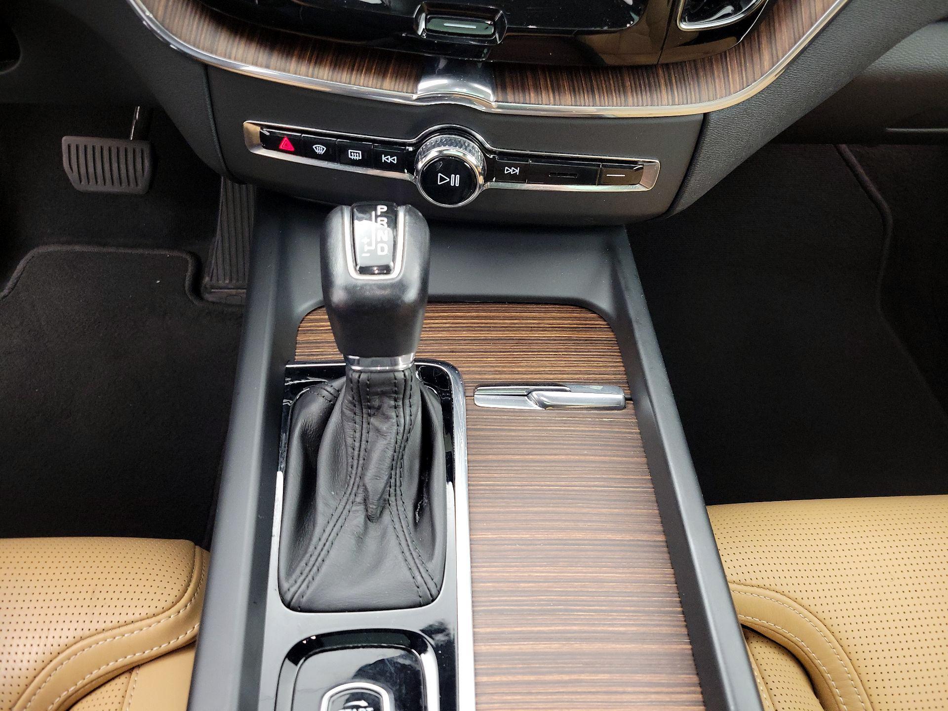 Thumbnail: 2021 Volvo XC60 - 18