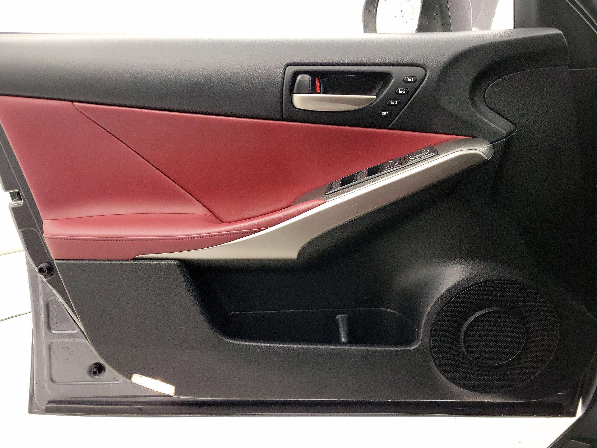 Thumbnail: 2018 Lexus IS - 12