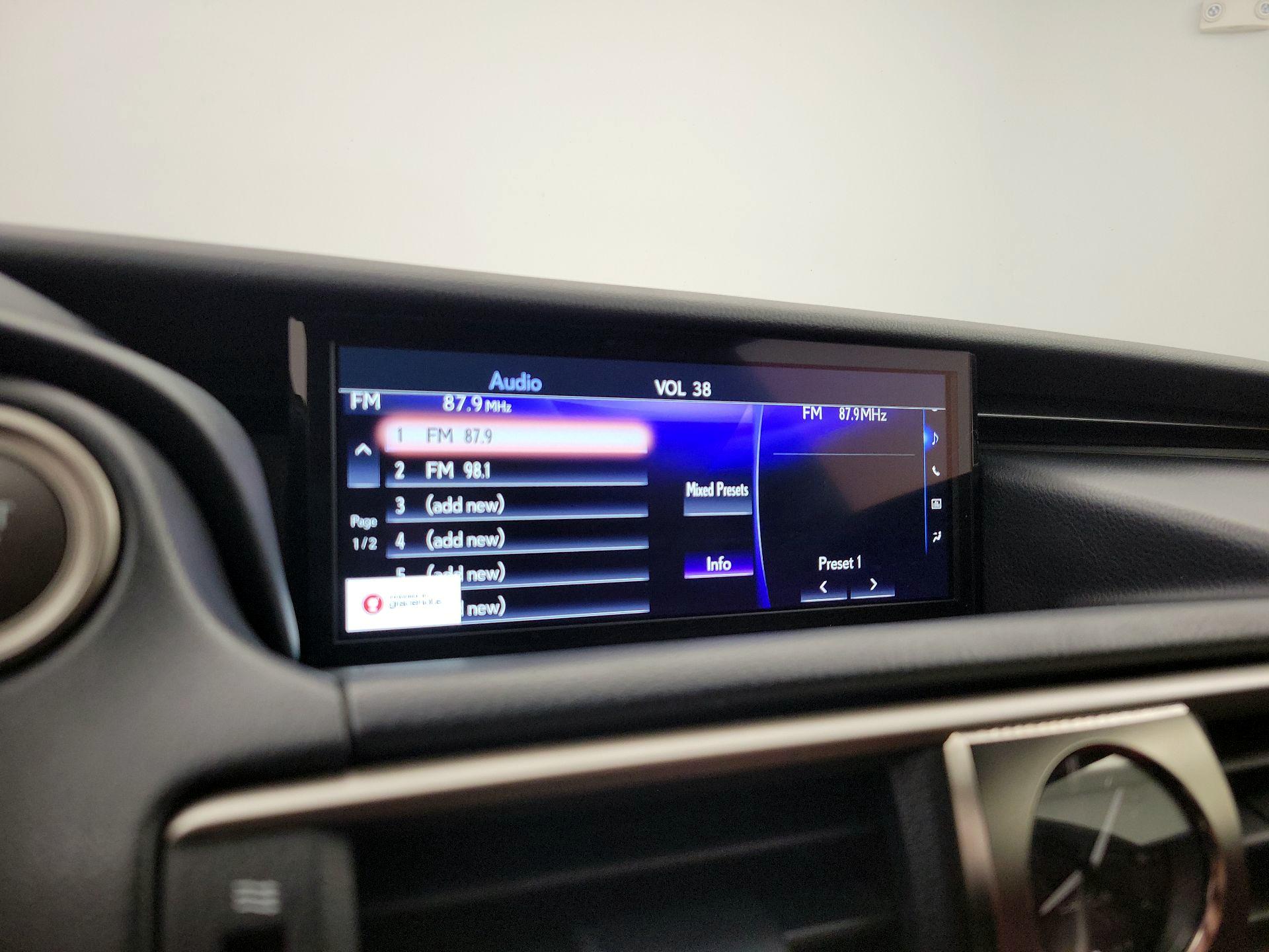 Thumbnail: 2018 Lexus IS - 16