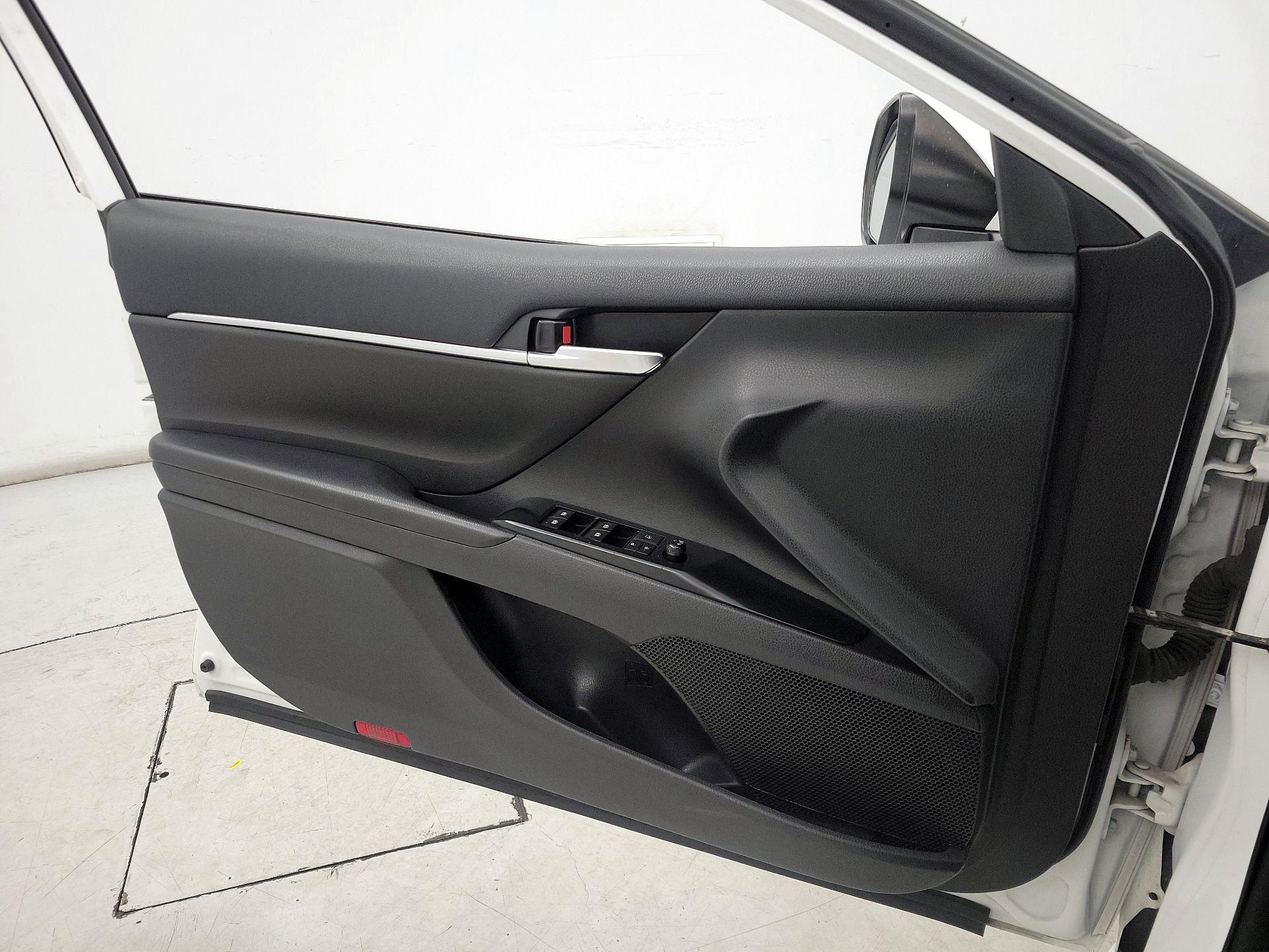 Thumbnail: 2020 Toyota Camry - 12