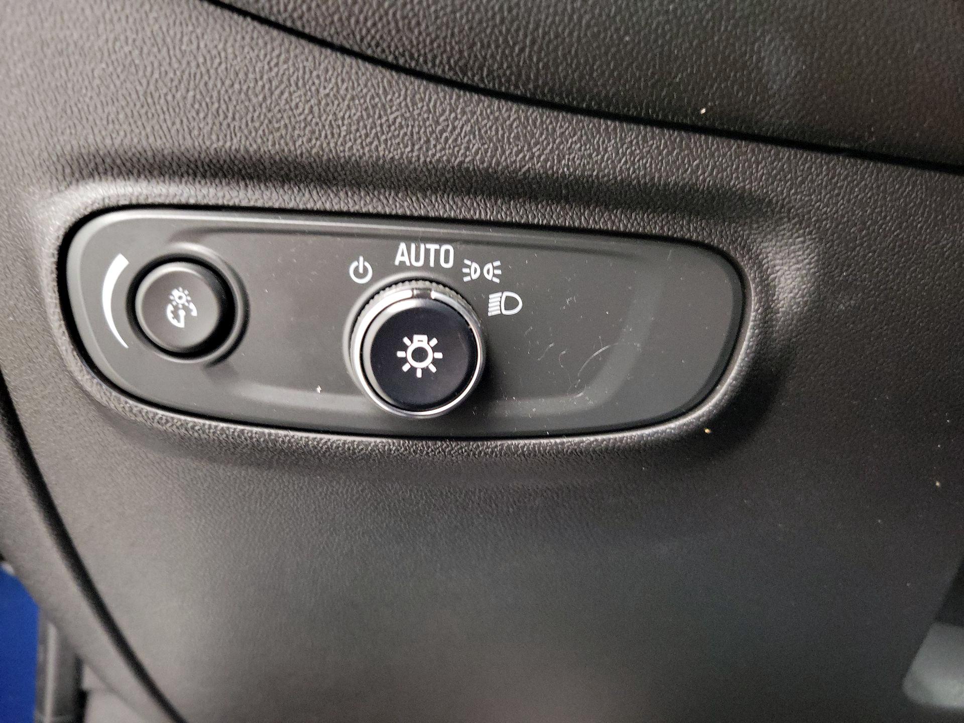 Thumbnail: 2022 Chevrolet Equinox - 13