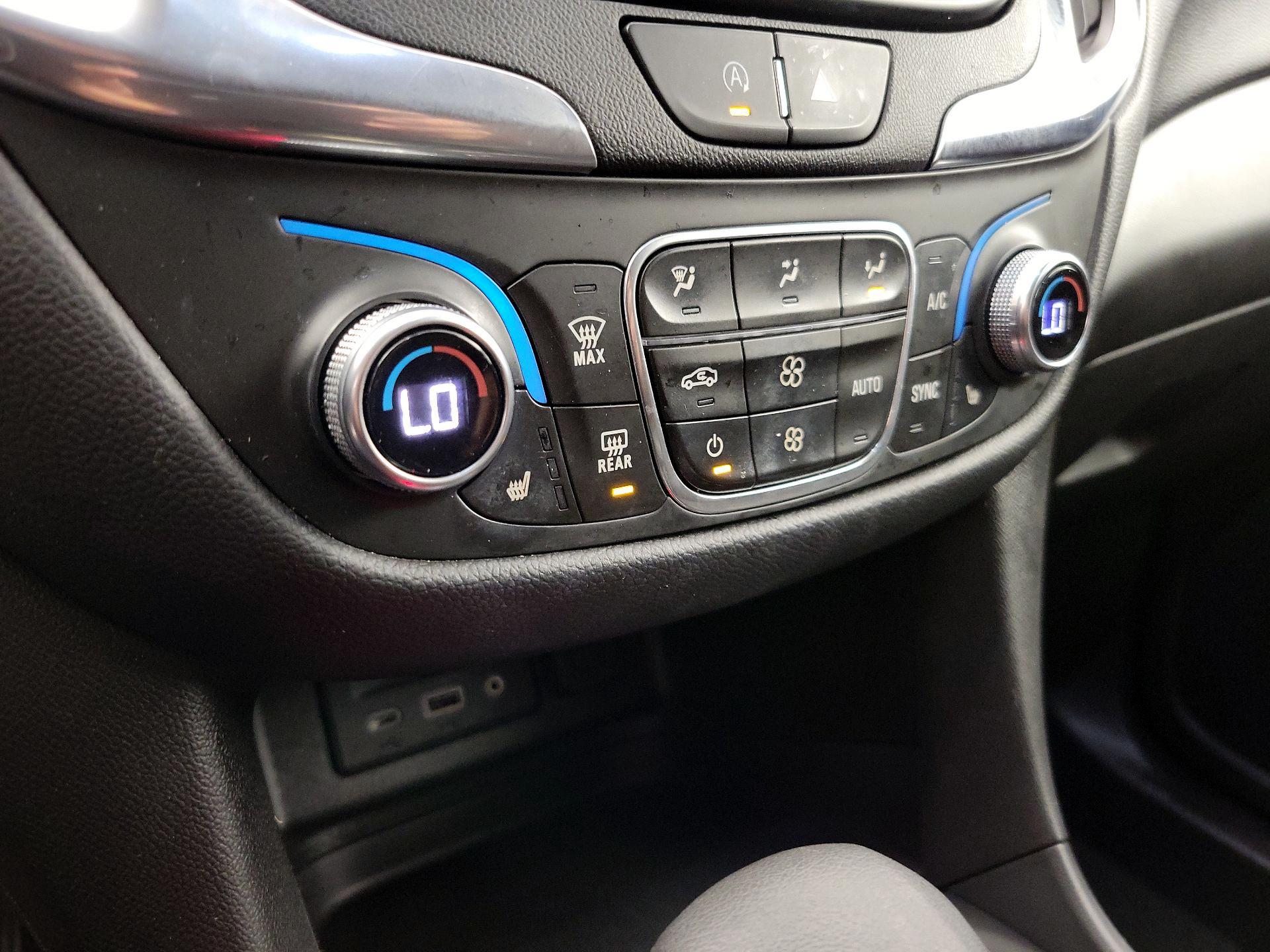 Thumbnail: 2022 Chevrolet Equinox - 16