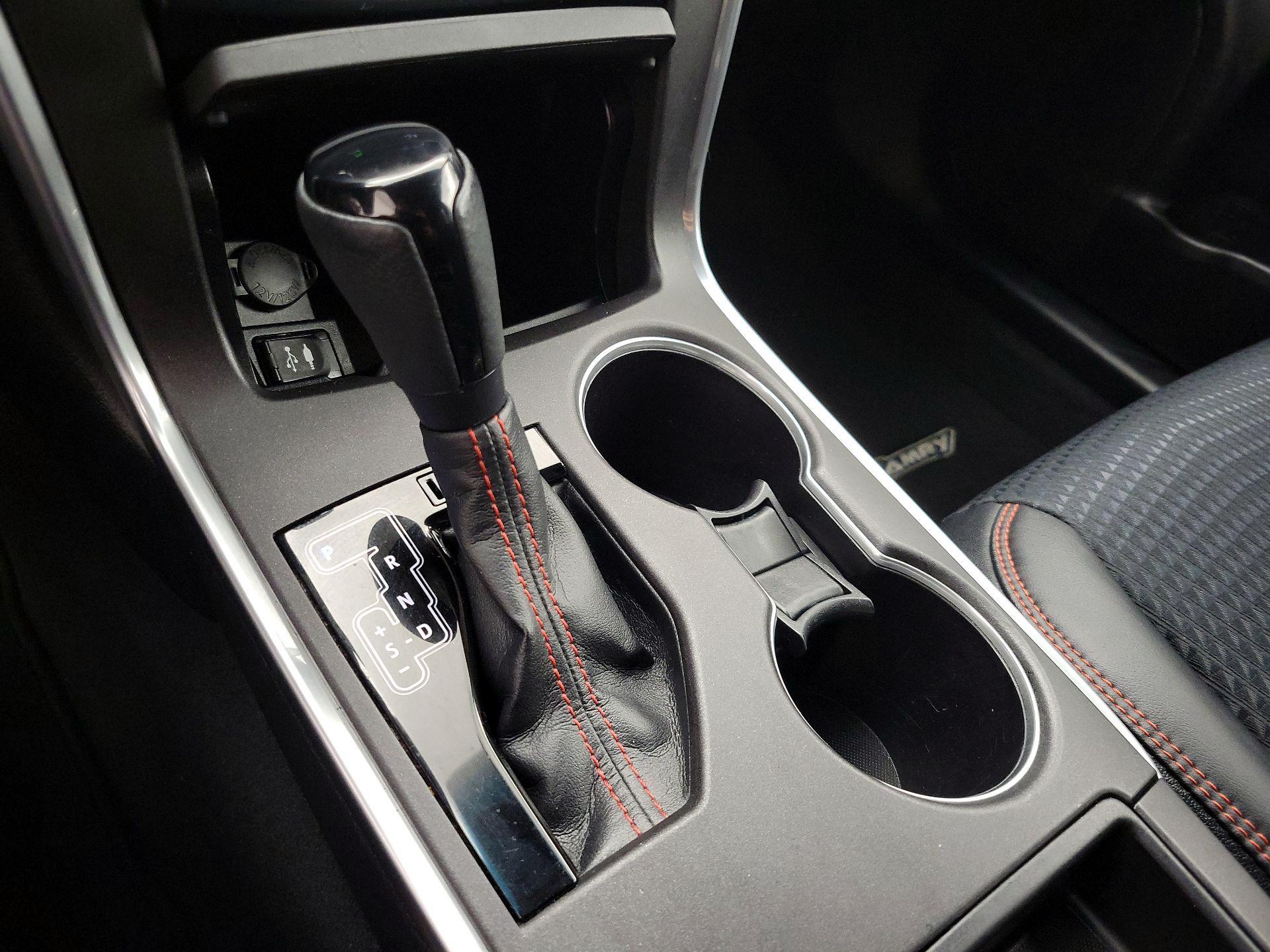 Thumbnail: 2015 Toyota Camry - 17