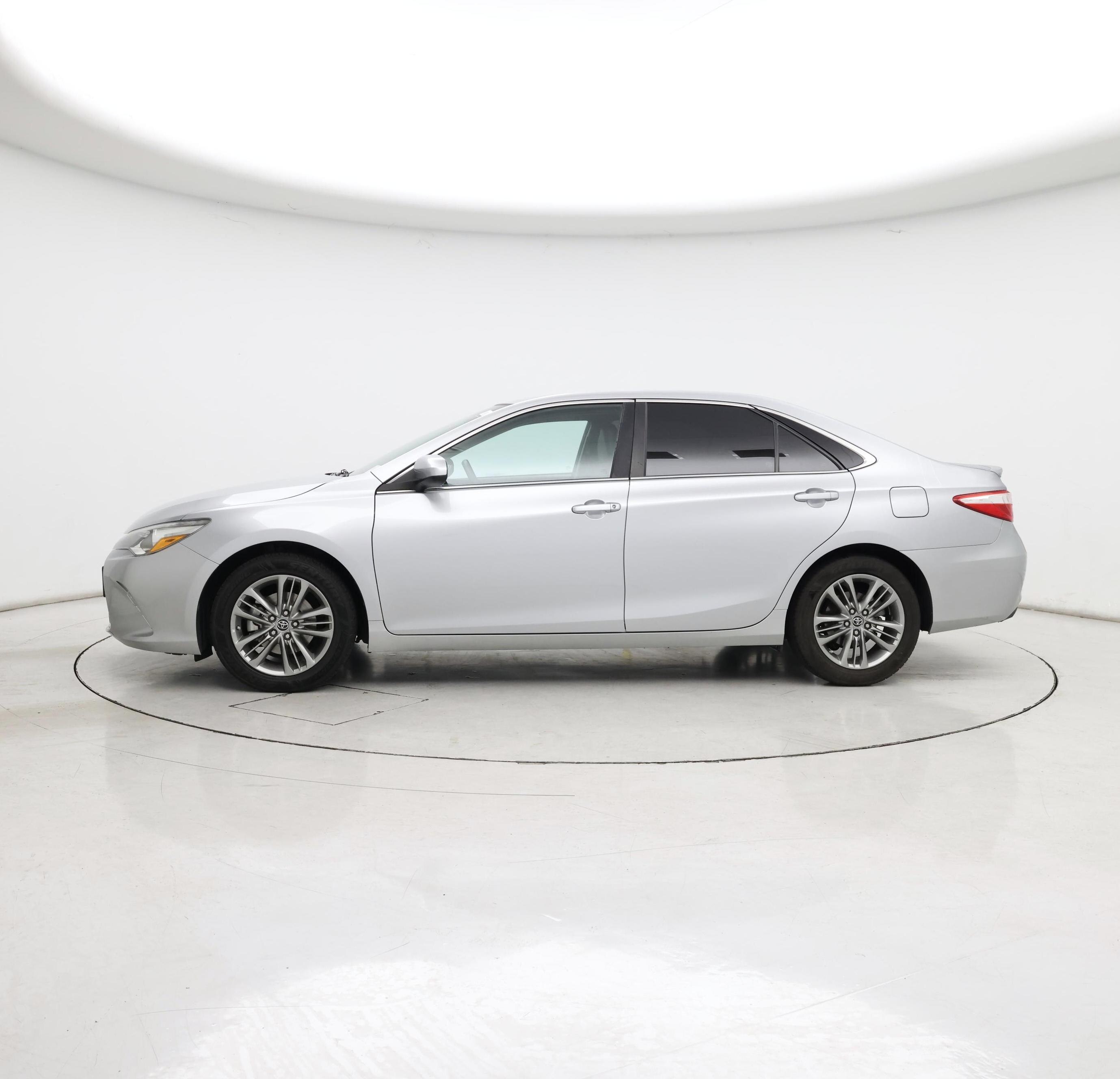 Thumbnail: 2015 Toyota Camry - 3