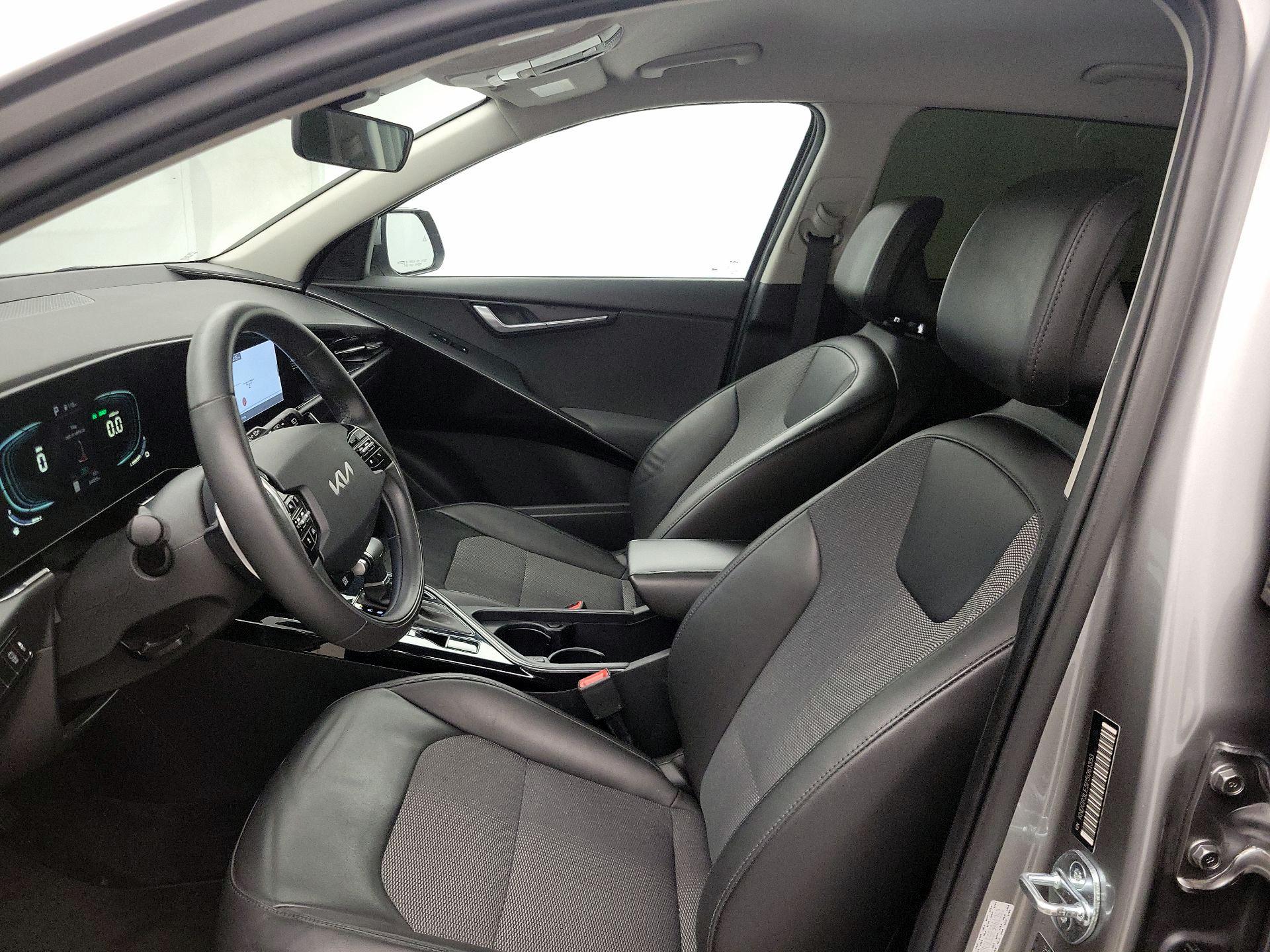 Thumbnail: 2023 Kia Niro - 11