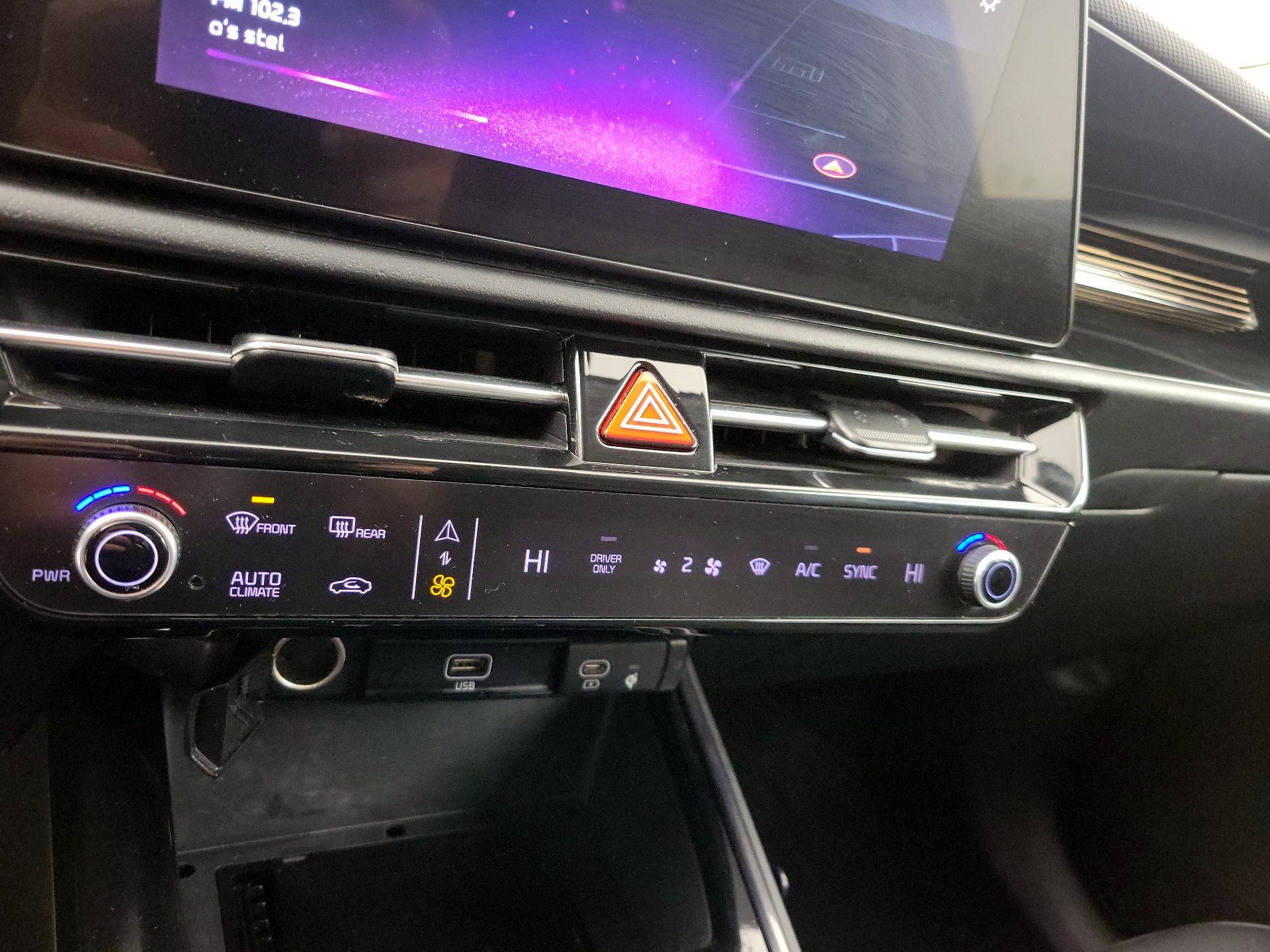 Thumbnail: 2023 Kia Niro - 17