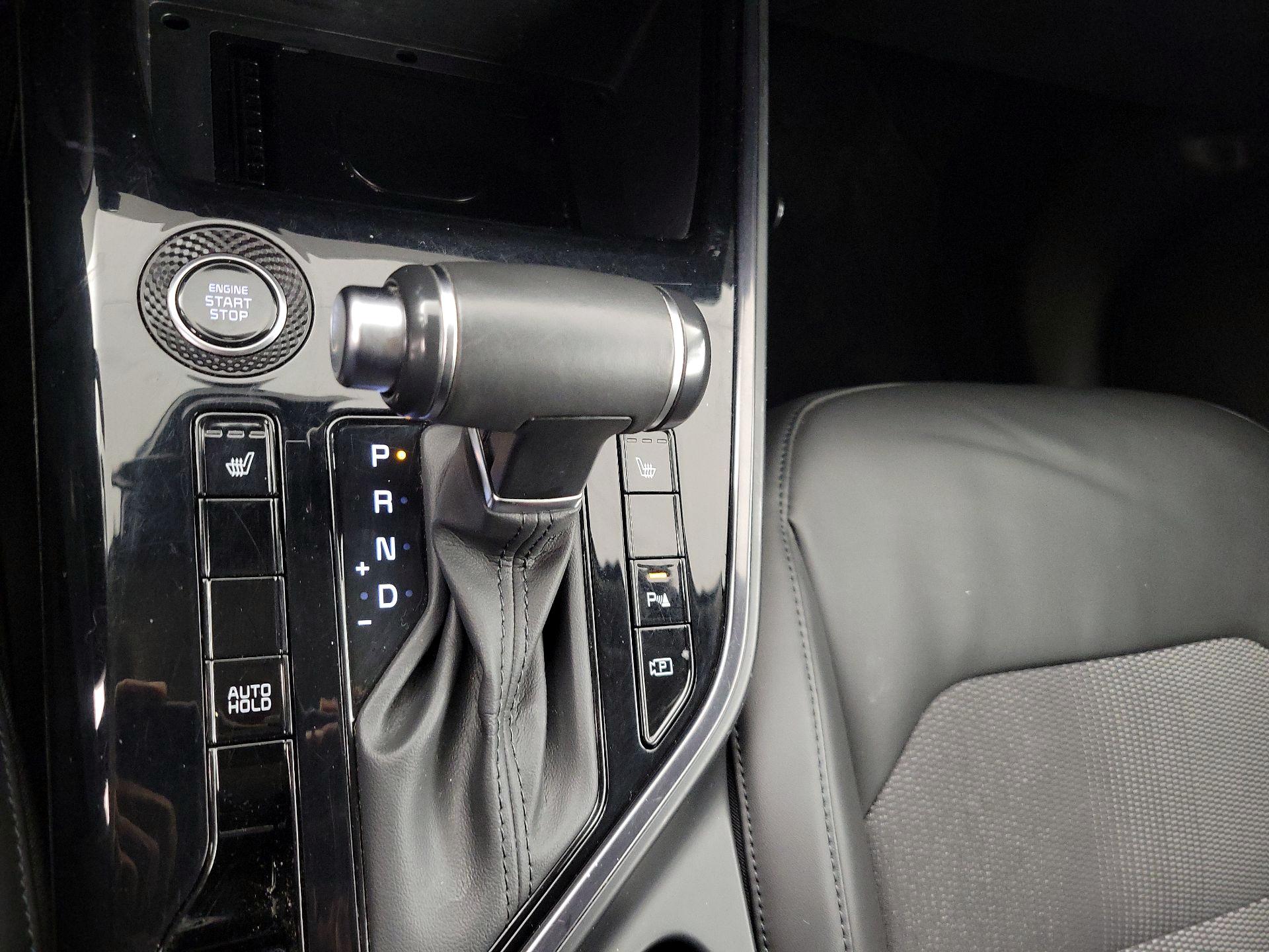 Thumbnail: 2023 Kia Niro - 18