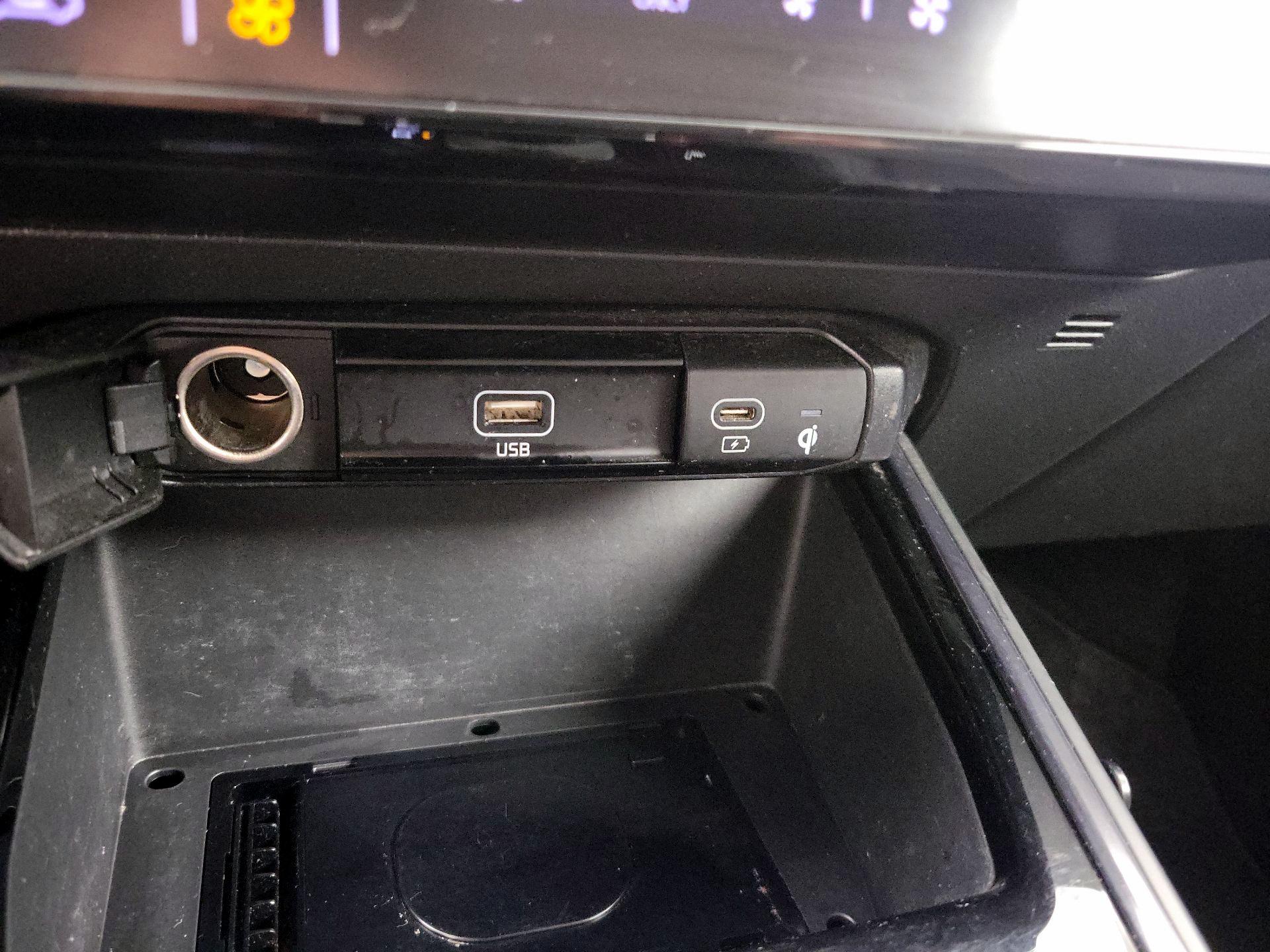 Thumbnail: 2023 Kia Niro - 19