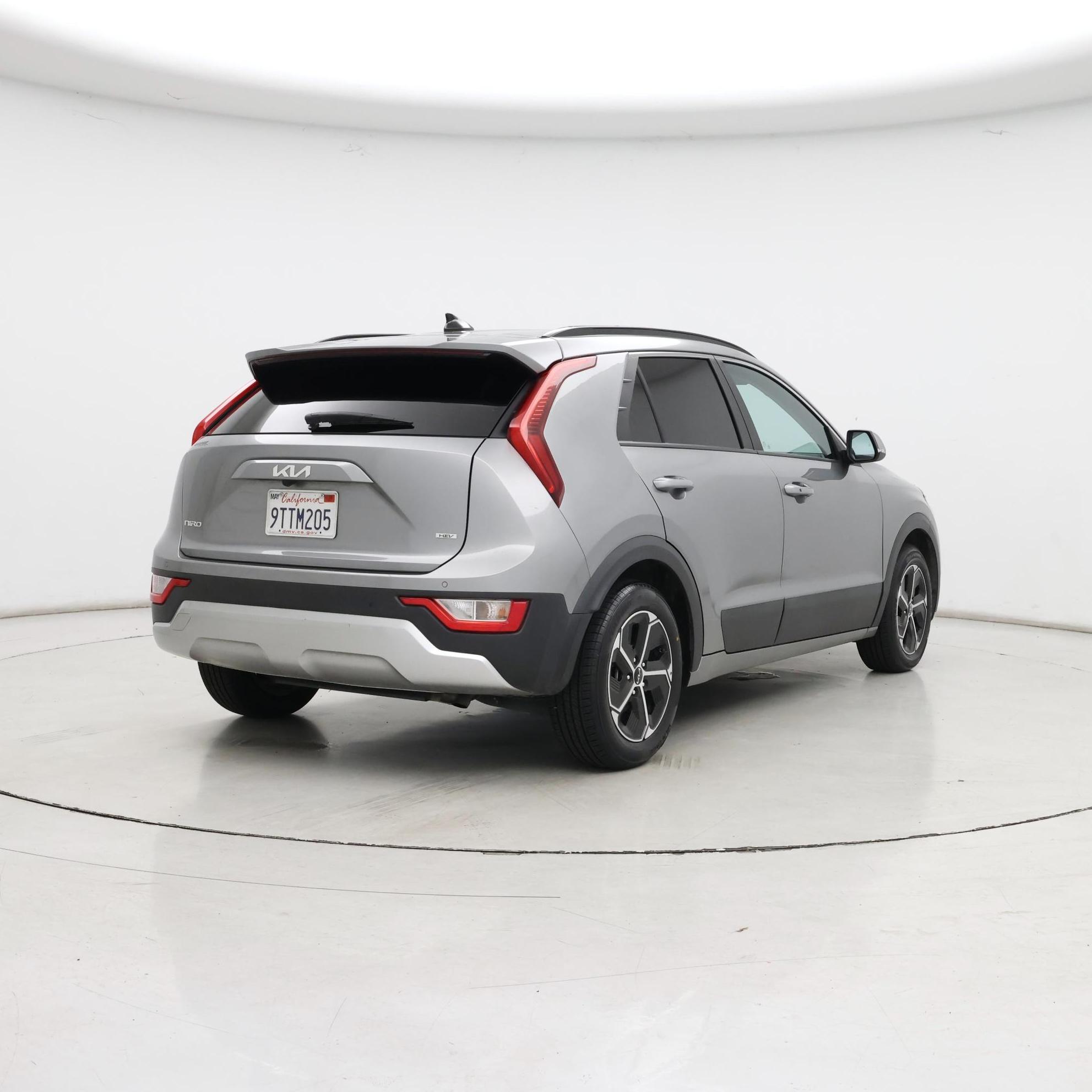 Thumbnail: 2023 Kia Niro - 8