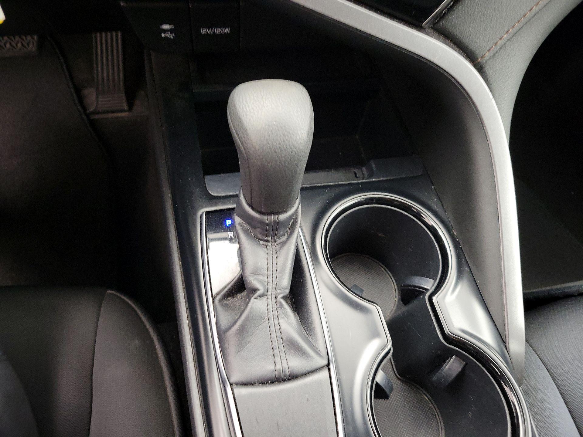 Thumbnail: 2019 Toyota Camry - 17