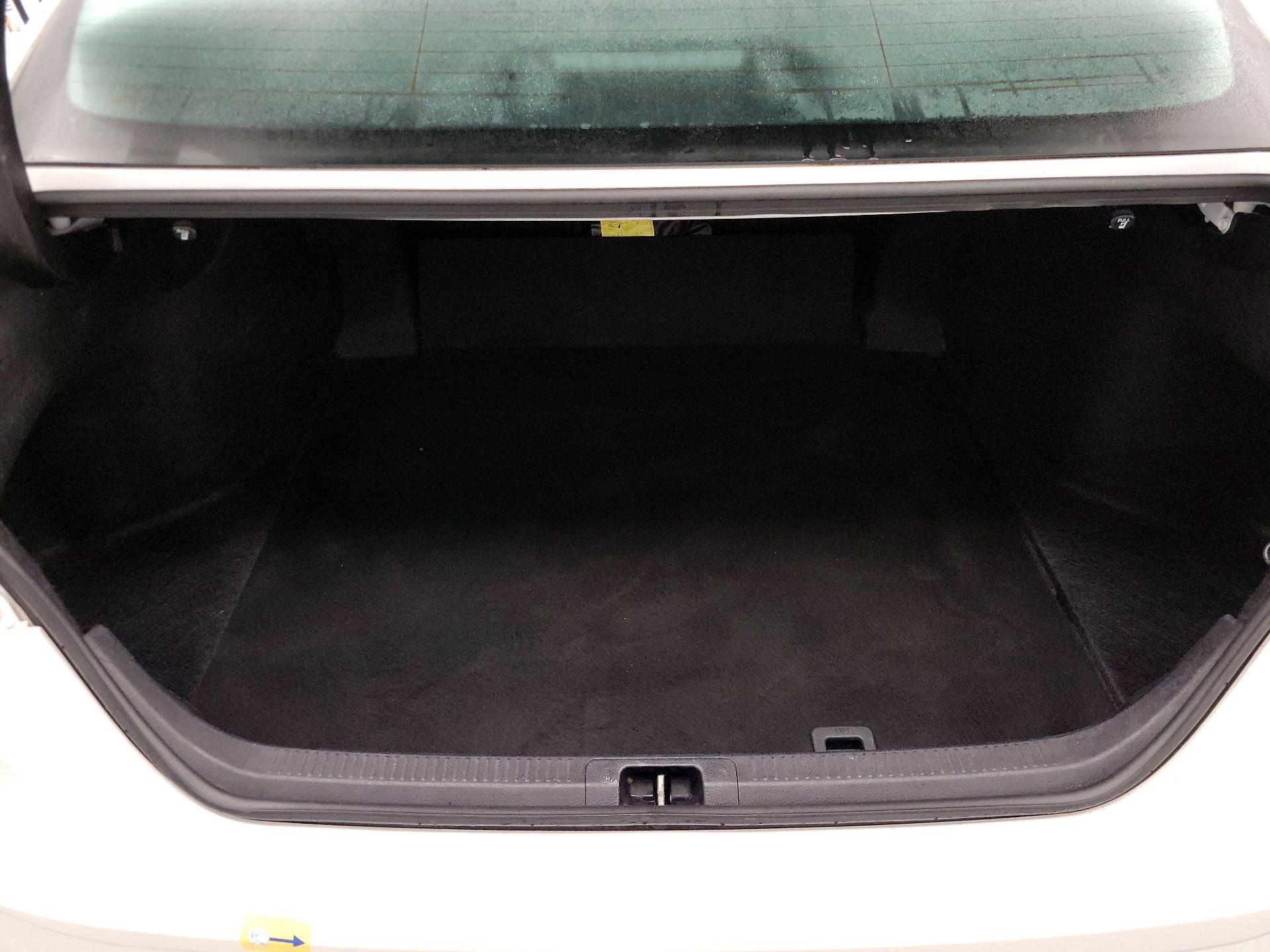 Thumbnail: 2019 Toyota Camry - 20