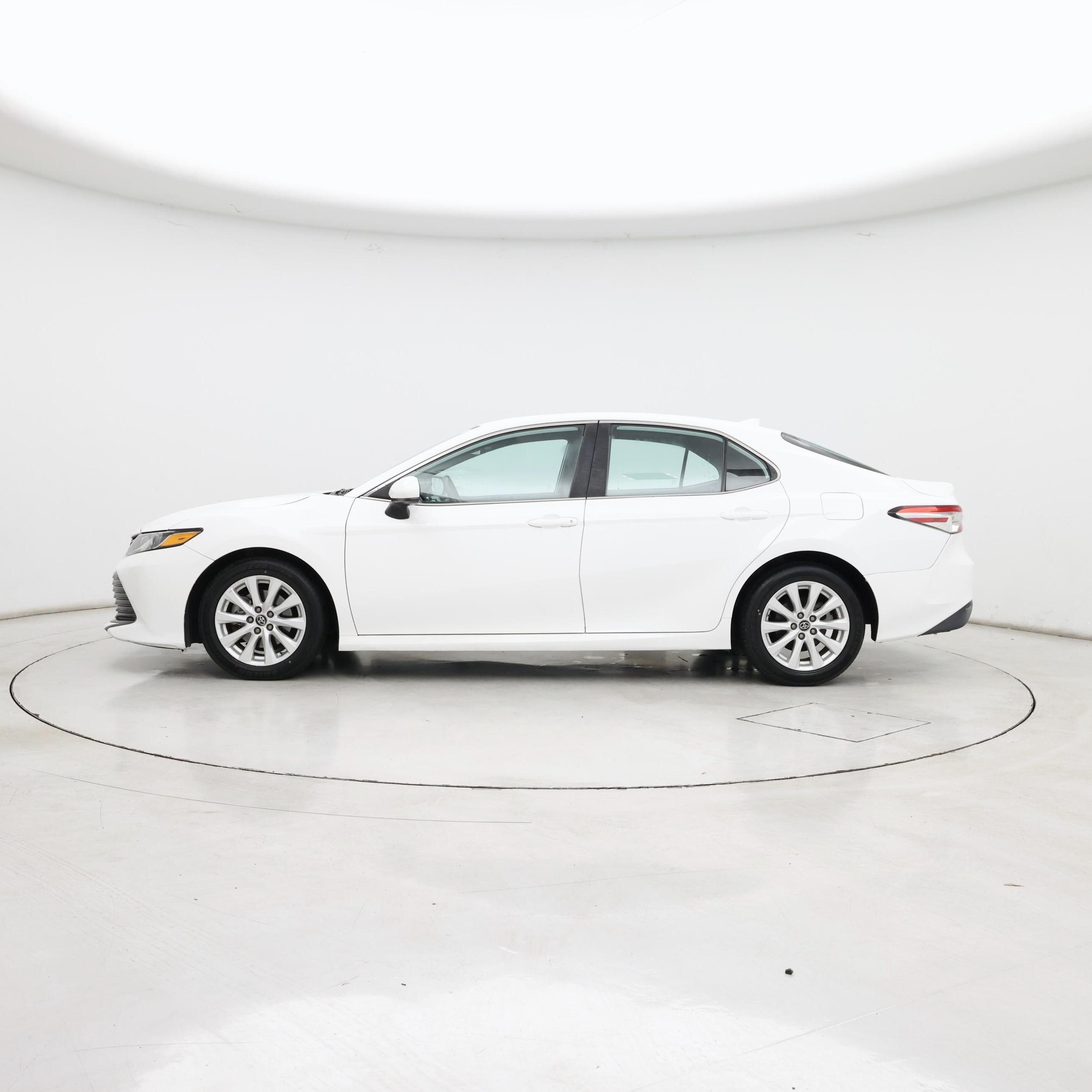 Thumbnail: 2019 Toyota Camry - 3