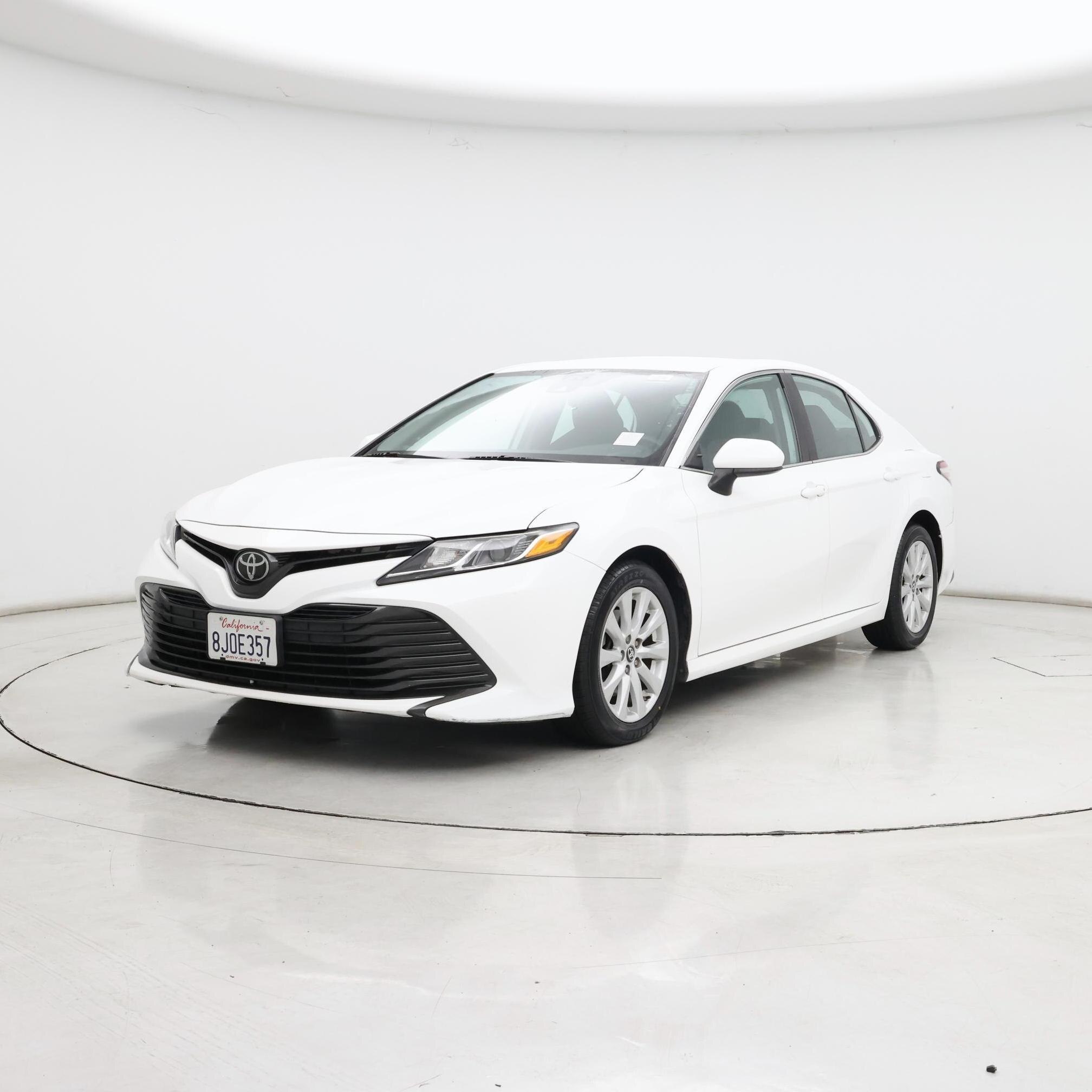 Thumbnail: 2019 Toyota Camry - 4