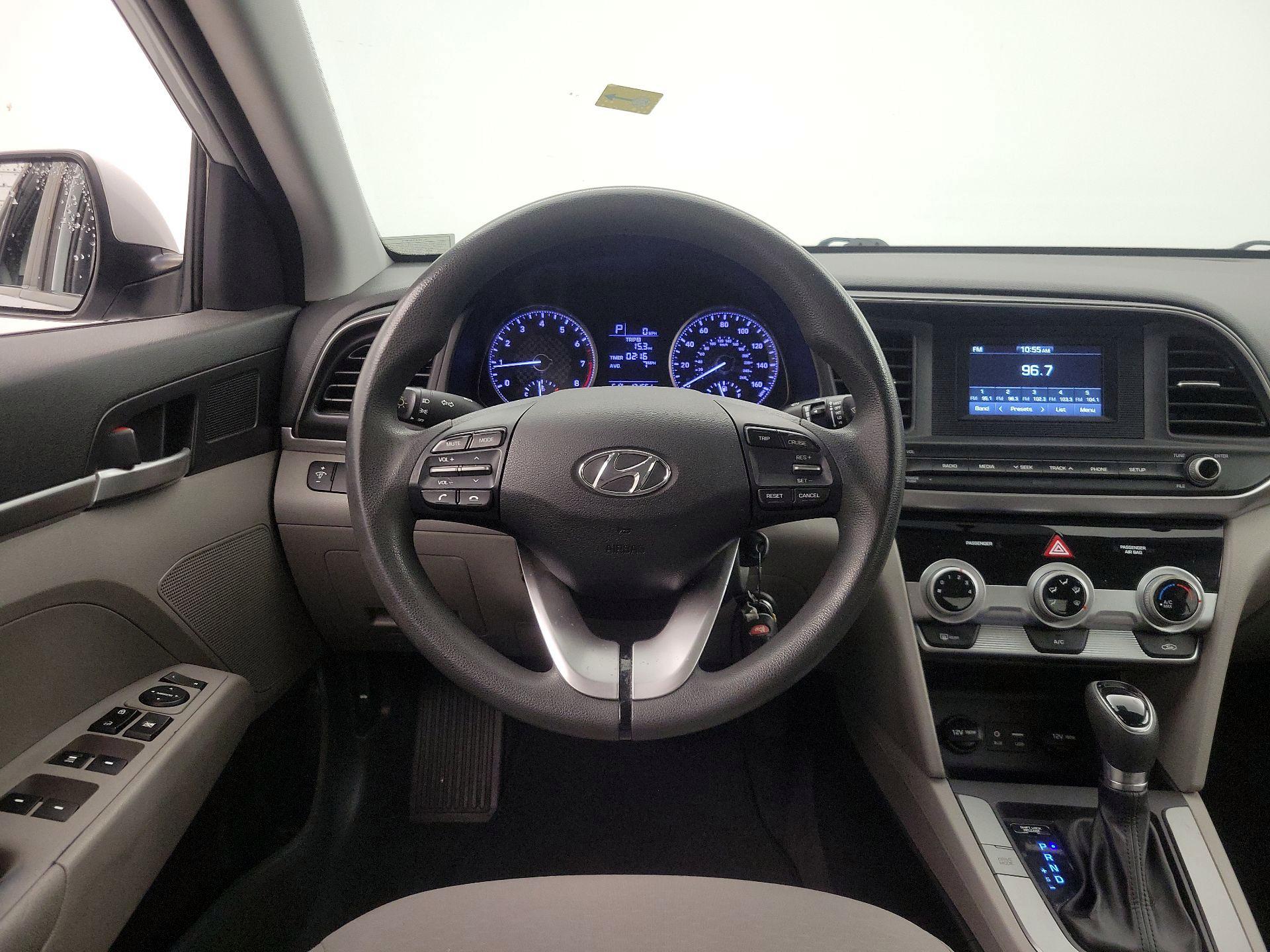 Thumbnail: 2019 Hyundai Elantra - 10