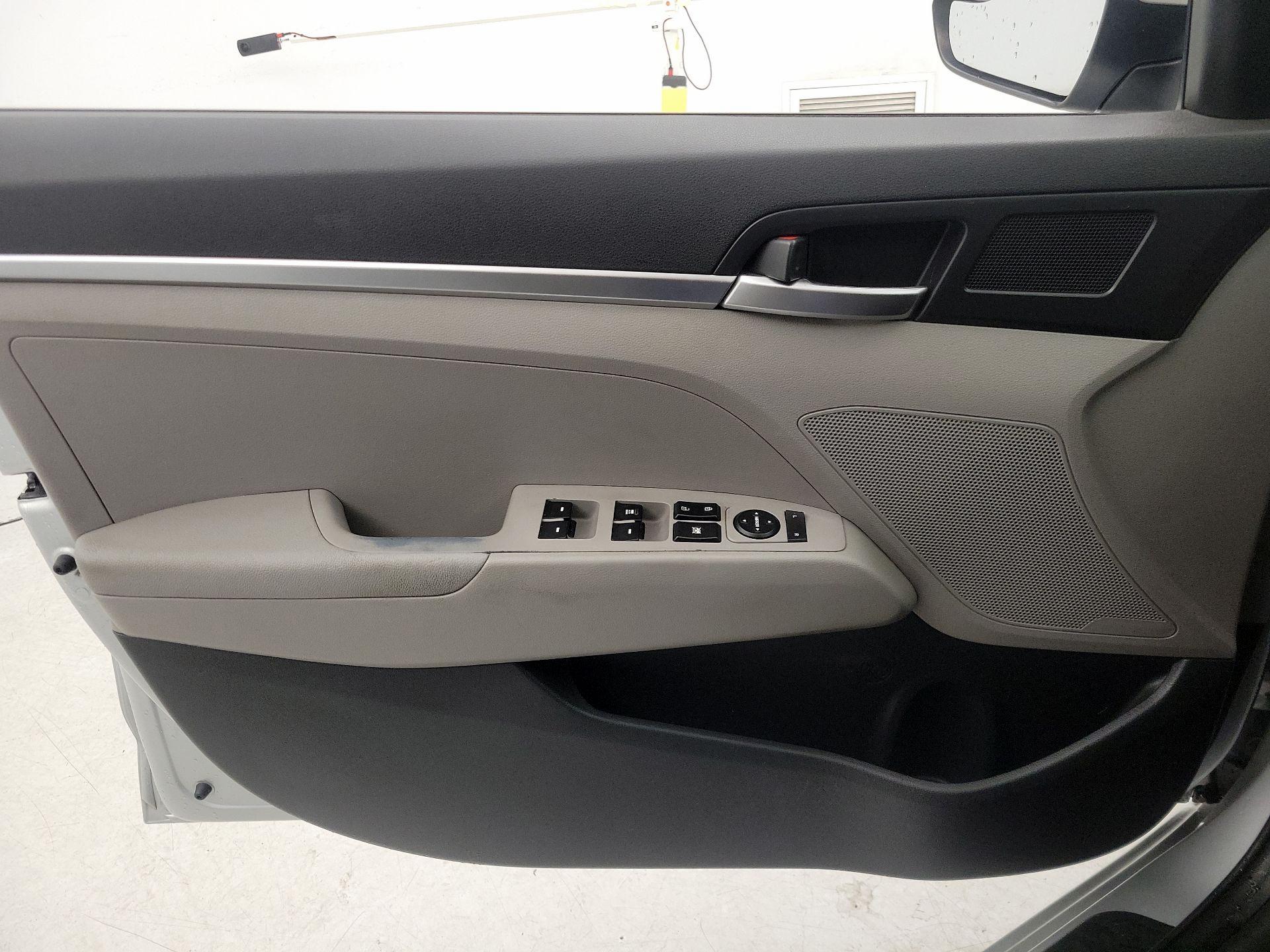 Thumbnail: 2019 Hyundai Elantra - 12