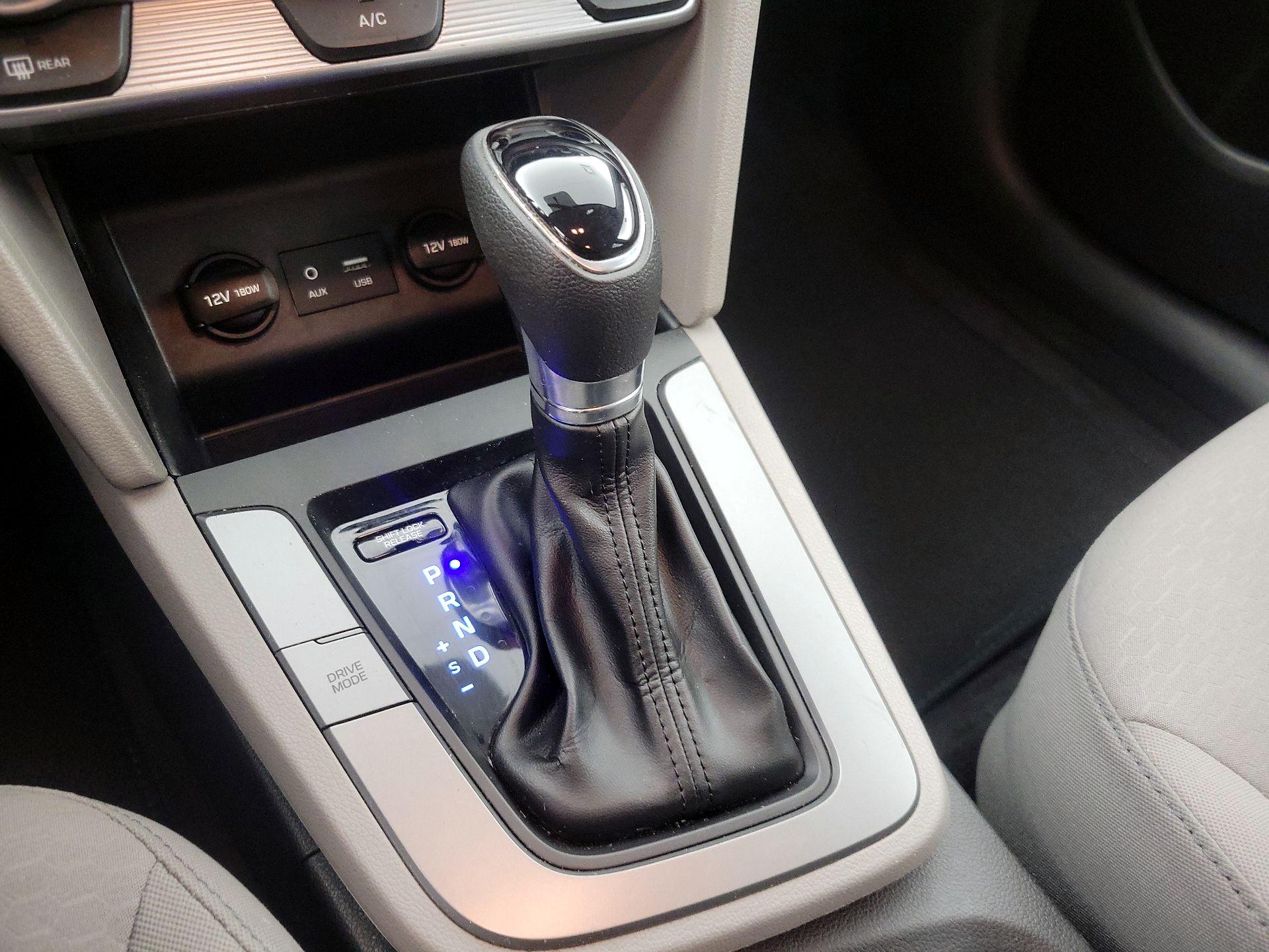 Thumbnail: 2019 Hyundai Elantra - 17