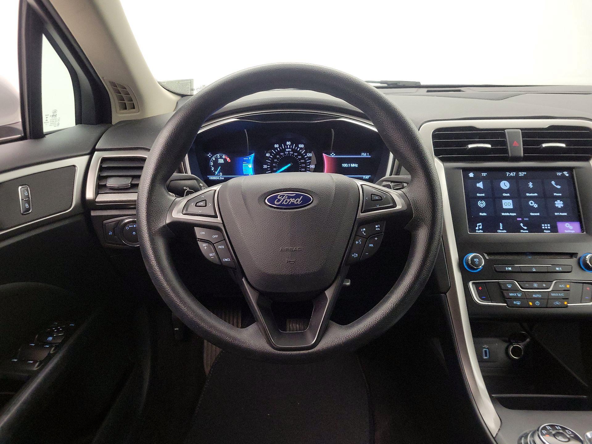 Thumbnail: 2017 Ford Fusion - 10