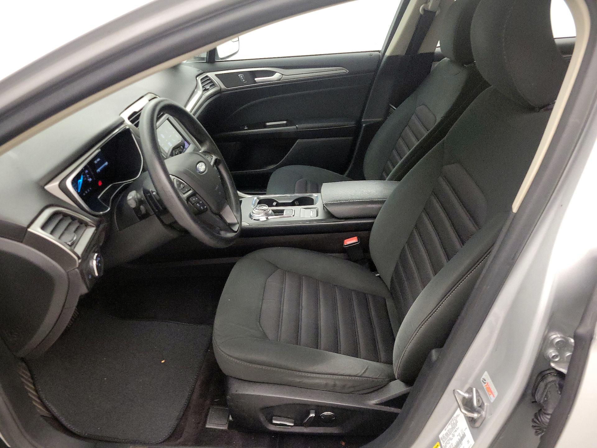 Thumbnail: 2017 Ford Fusion - 11