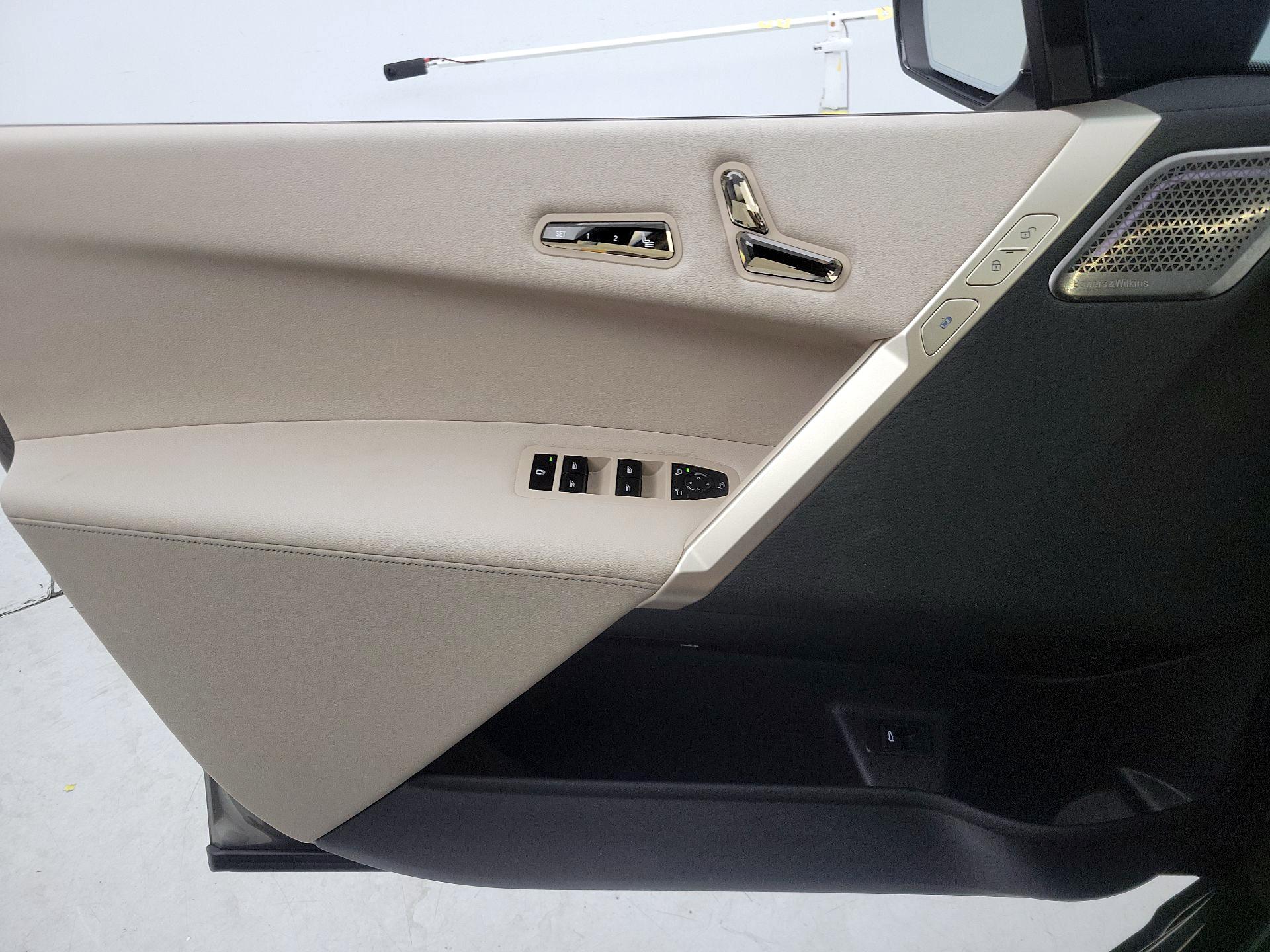 Thumbnail: 2023 BMW iX - 12