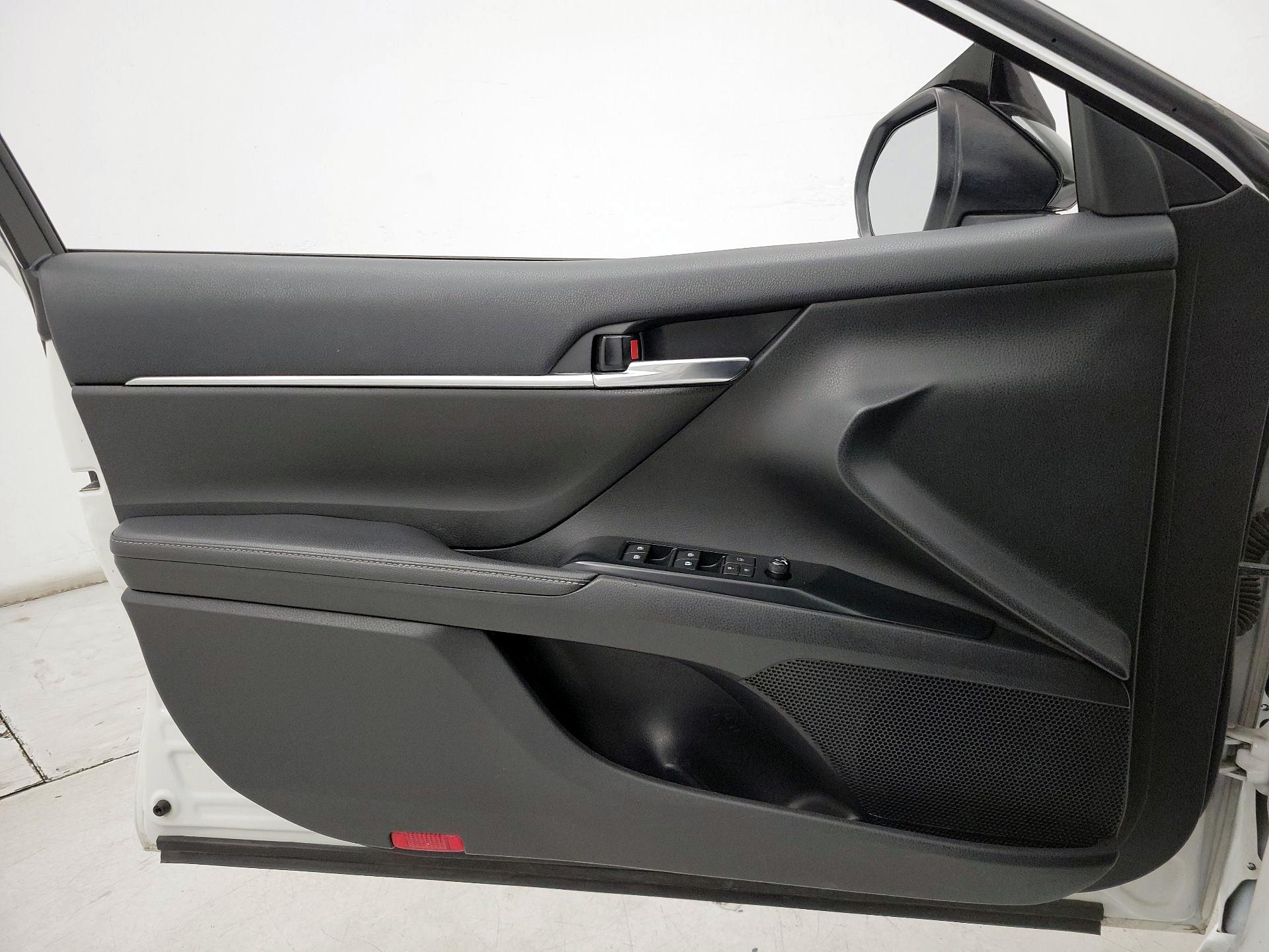 Thumbnail: 2020 Toyota Camry - 12