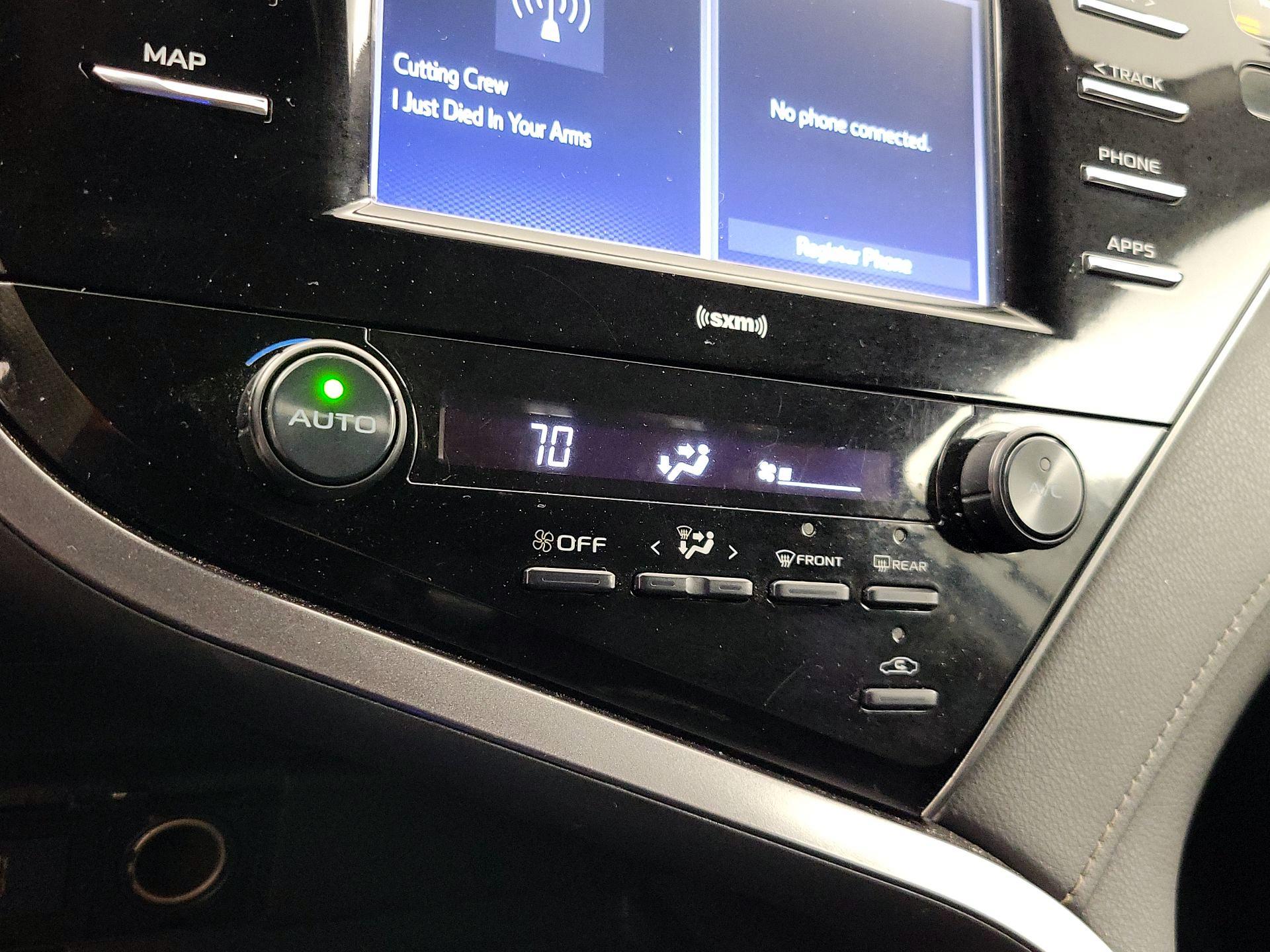 Thumbnail: 2020 Toyota Camry - 16