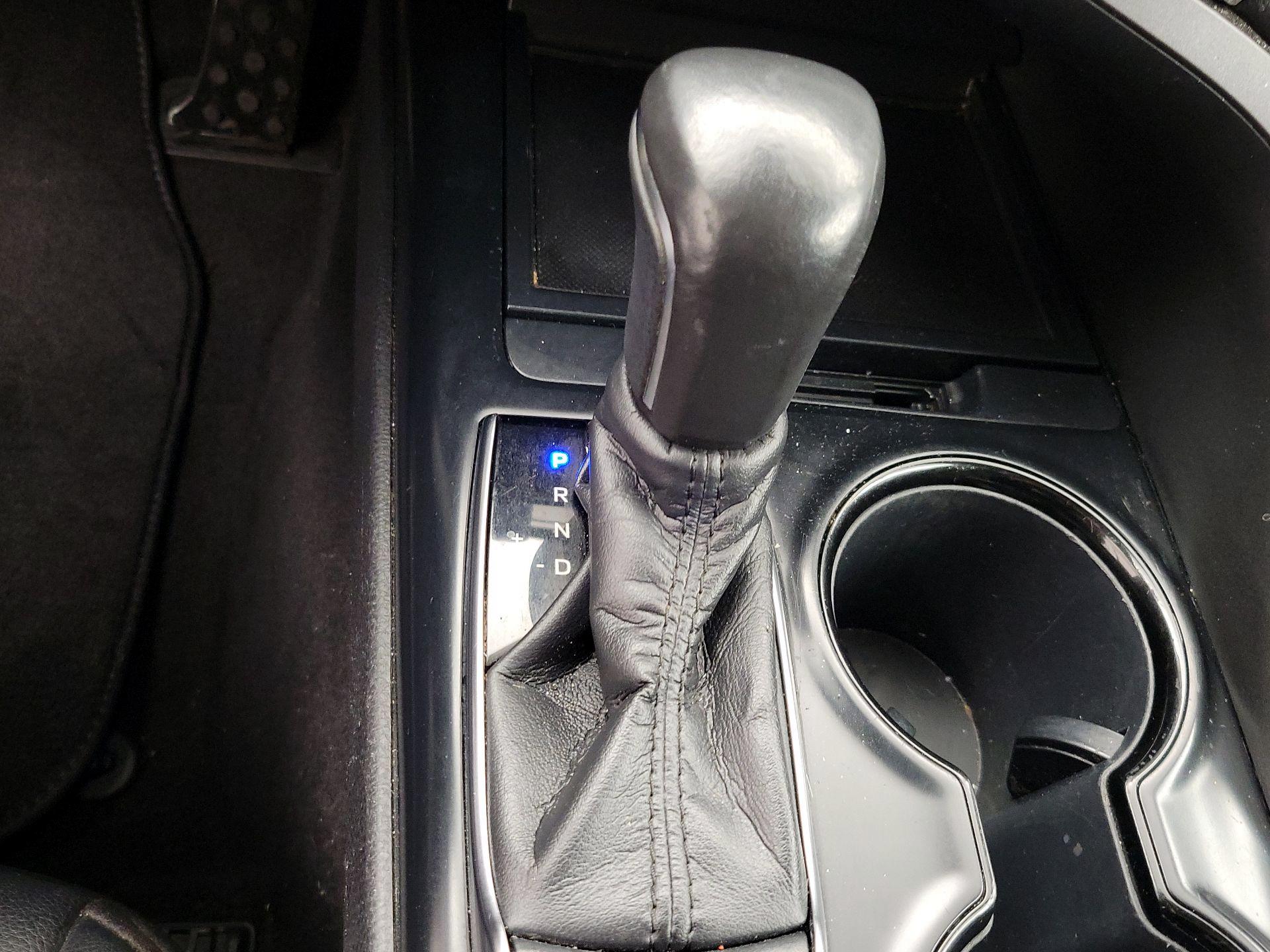 Thumbnail: 2020 Toyota Camry - 17