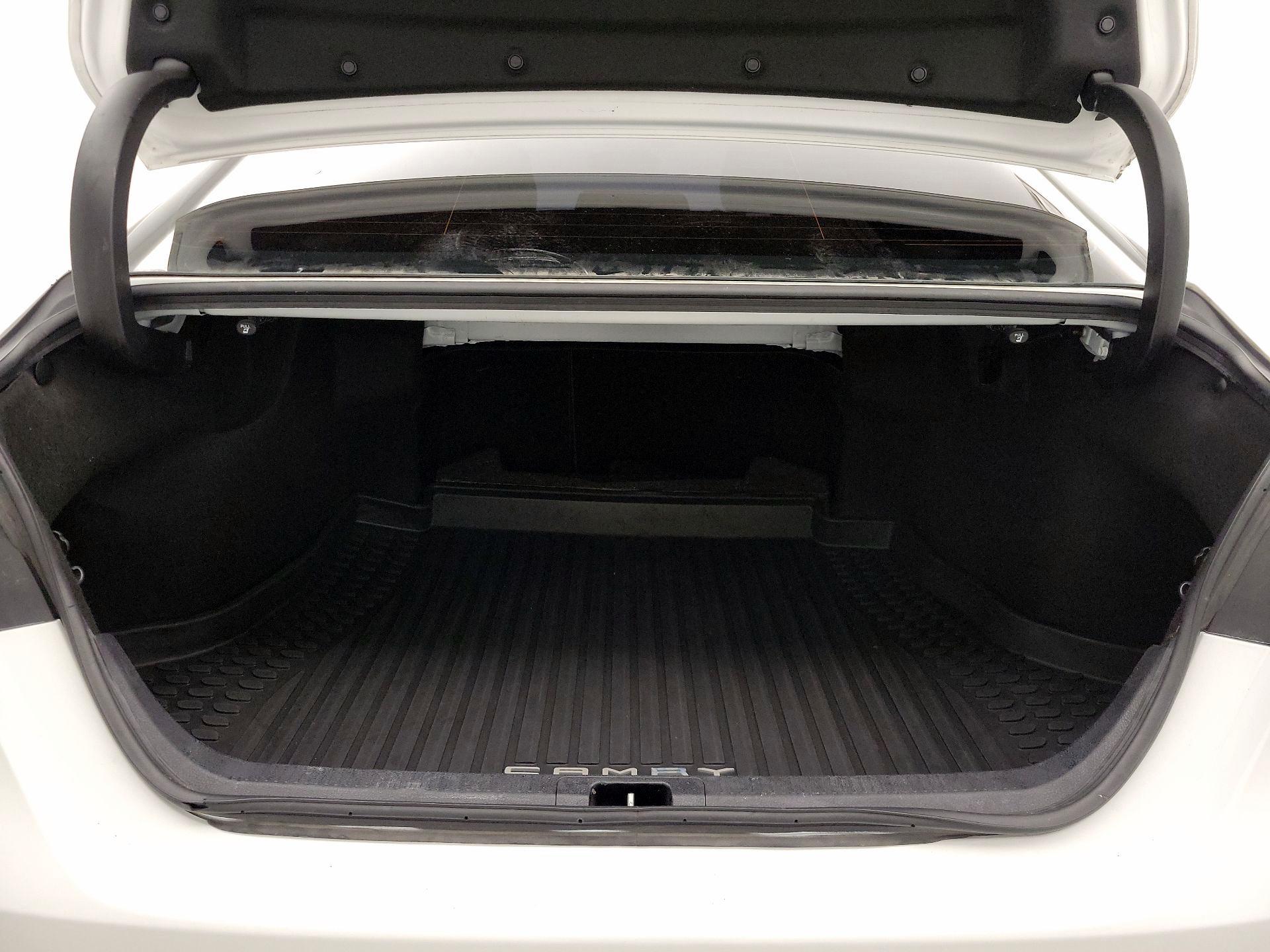 Thumbnail: 2020 Toyota Camry - 20