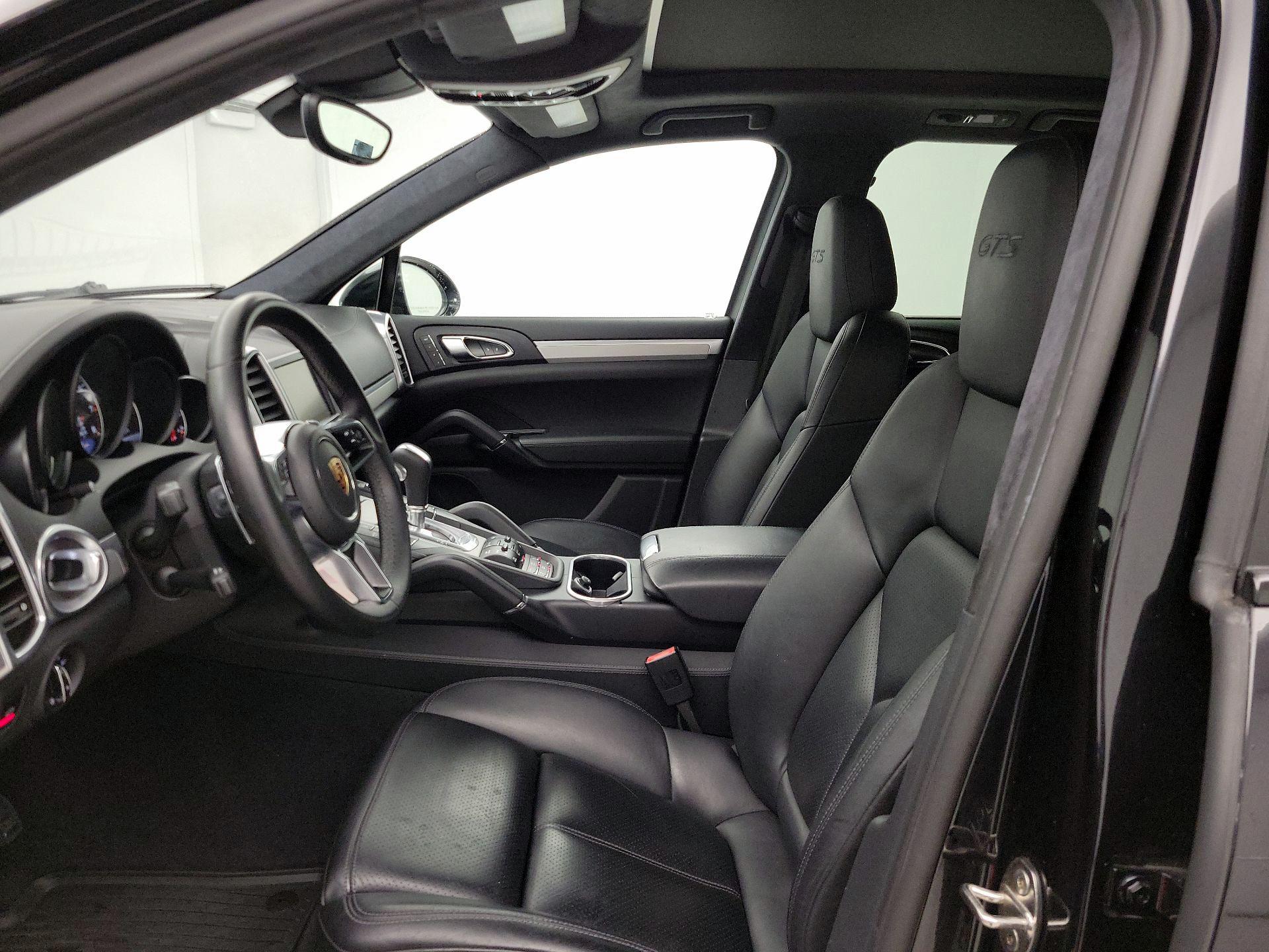 Thumbnail: 2016 Porsche Cayenne - 11