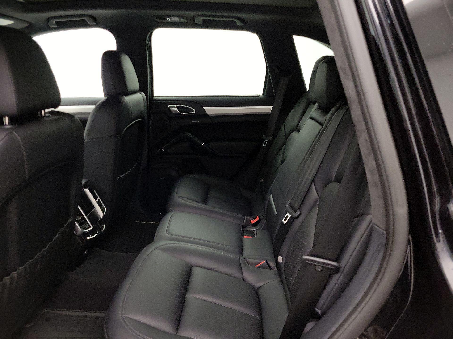 Thumbnail: 2016 Porsche Cayenne - 20