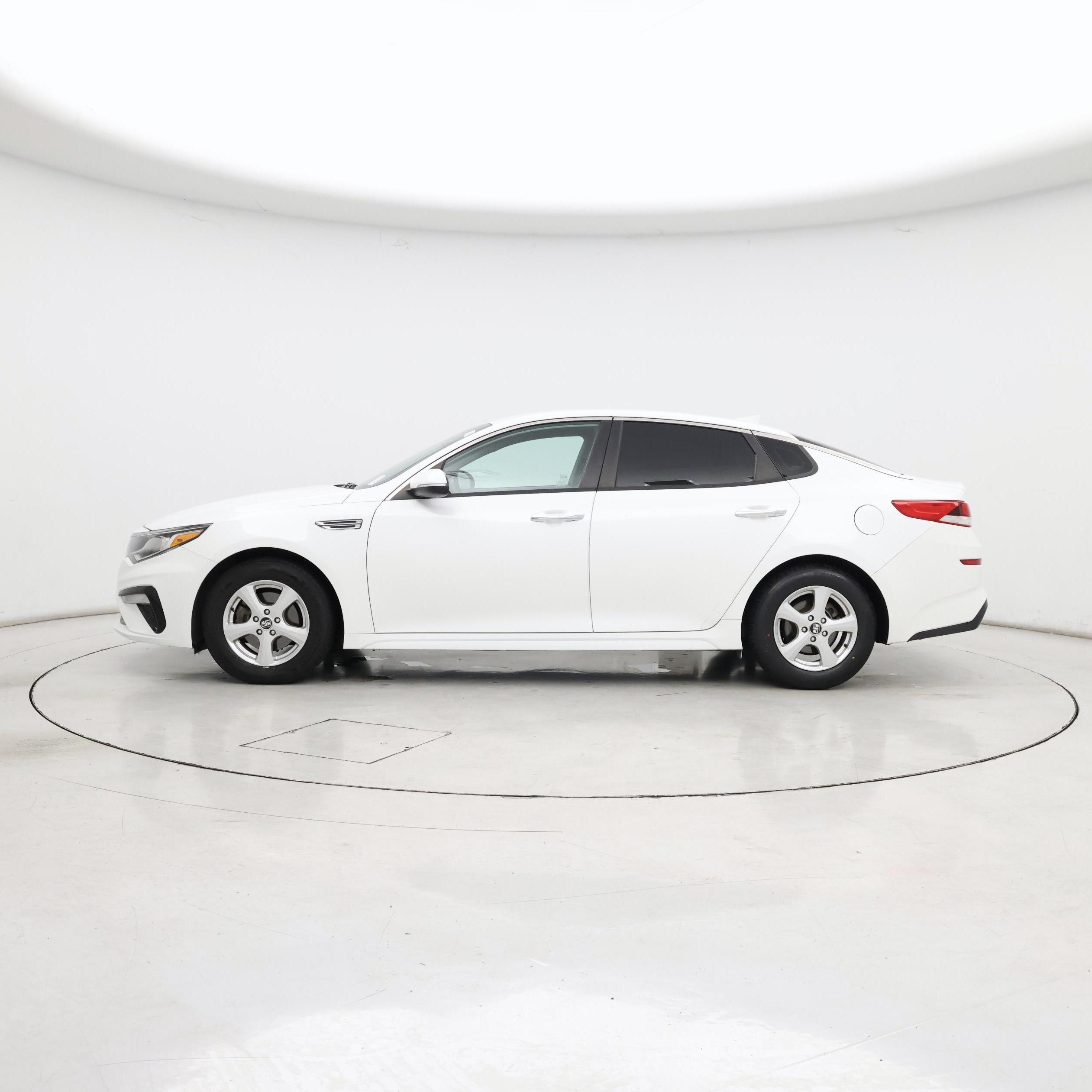 Thumbnail: 2019 Kia Optima - 3