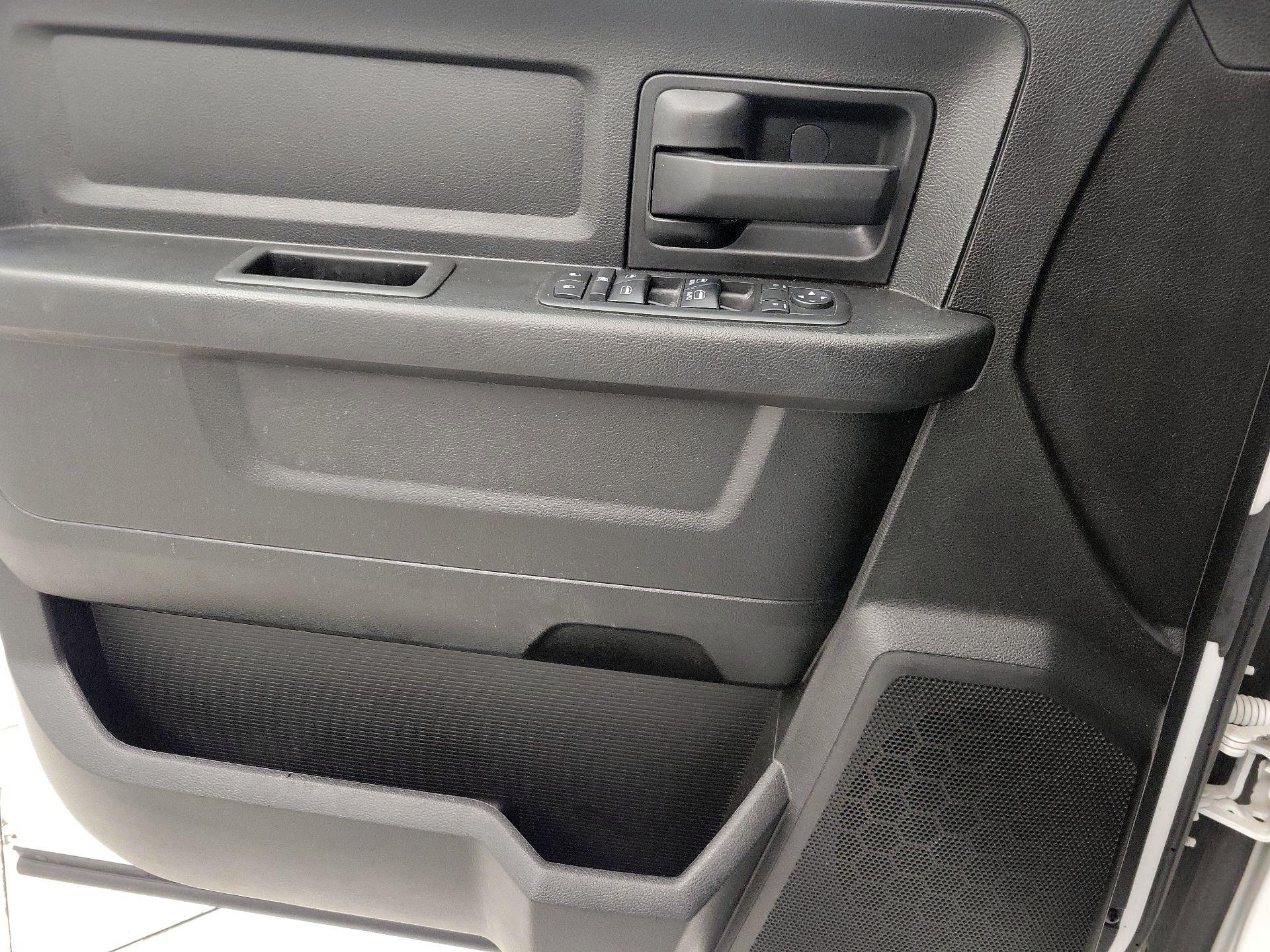 Thumbnail: 2019 RAM 1500 Classic - 12