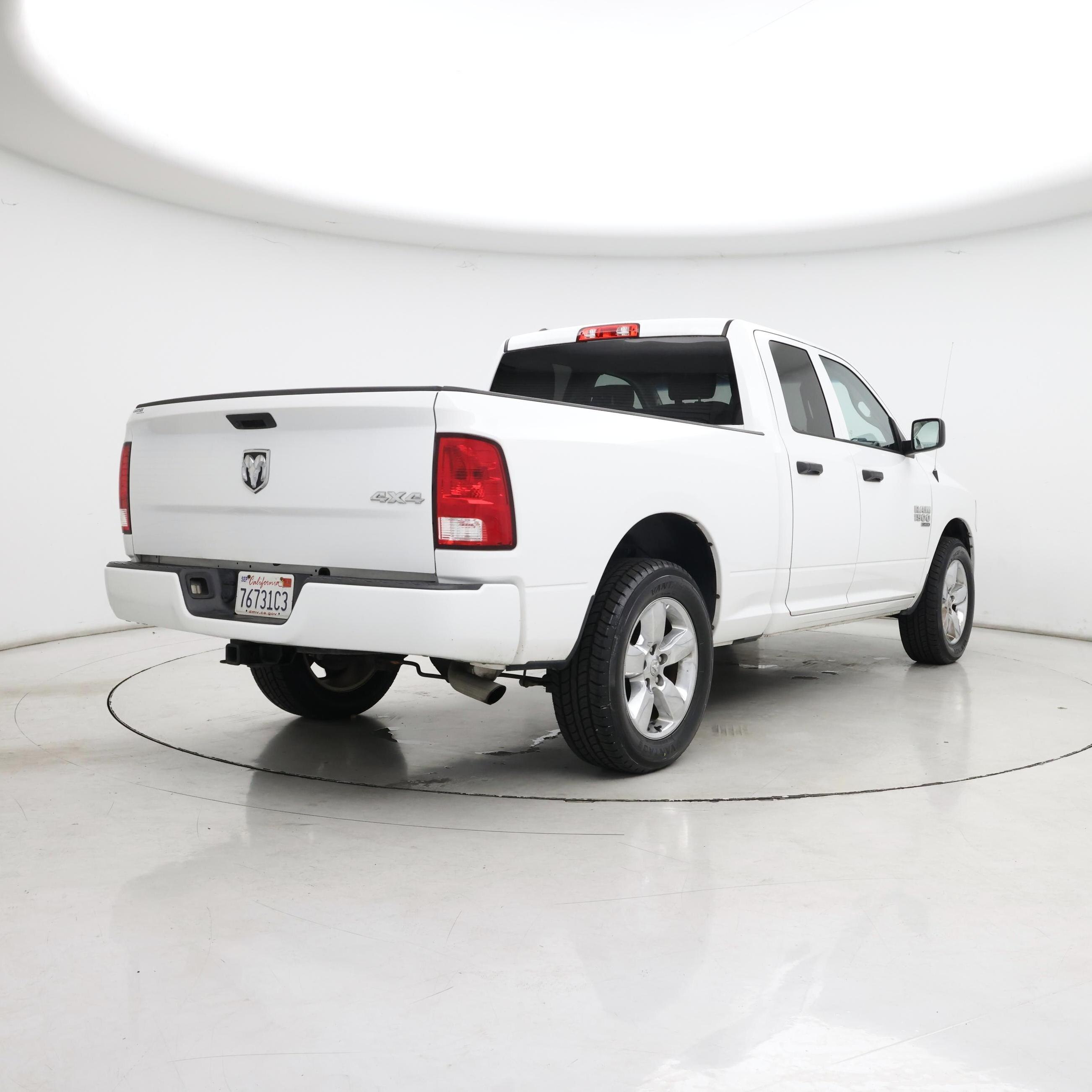 Thumbnail: 2019 RAM 1500 Classic - 8