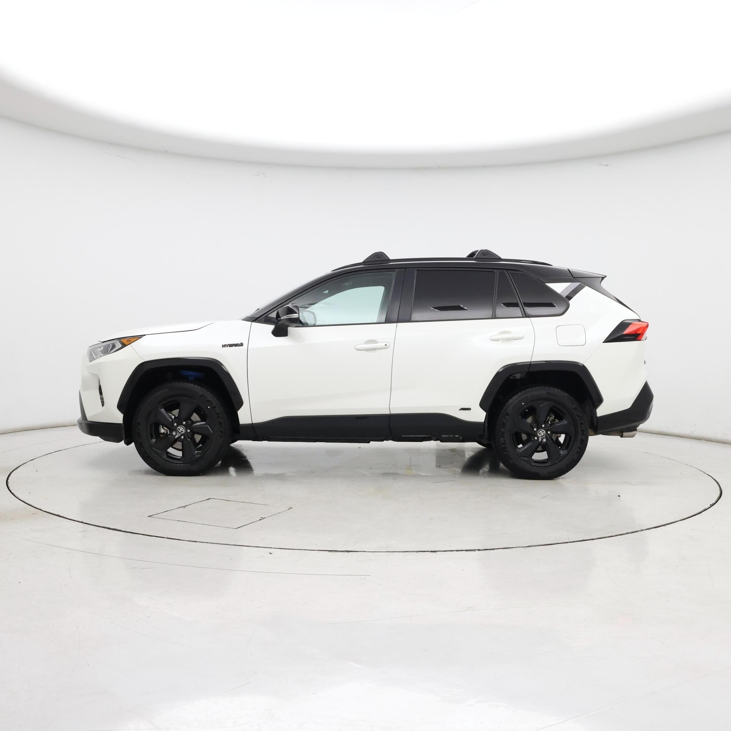 Thumbnail: 2021 Toyota RAV4 - 3