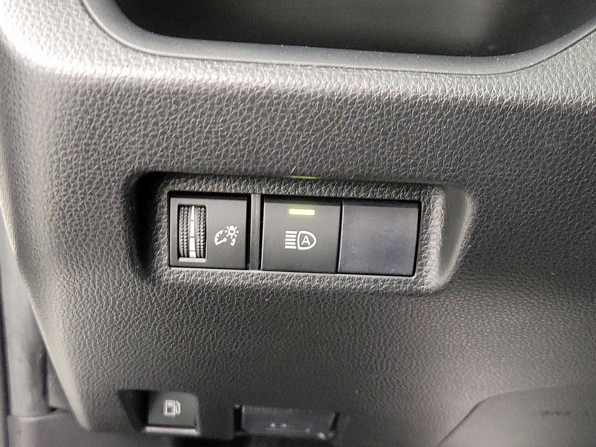 Thumbnail: 2020 Toyota RAV4 - 13