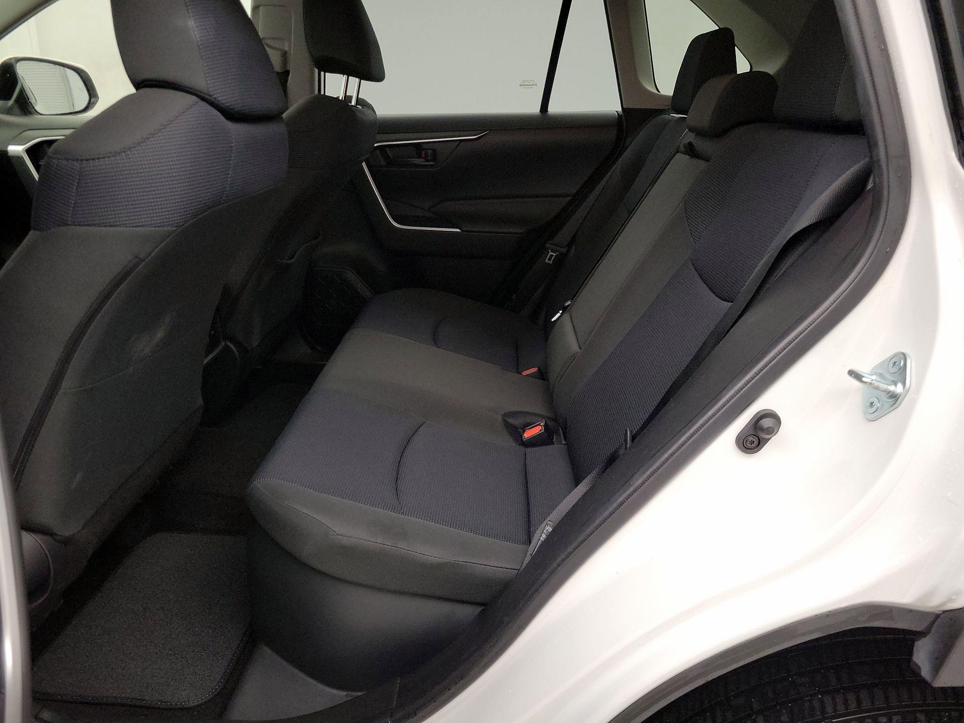 Thumbnail: 2020 Toyota RAV4 - 19