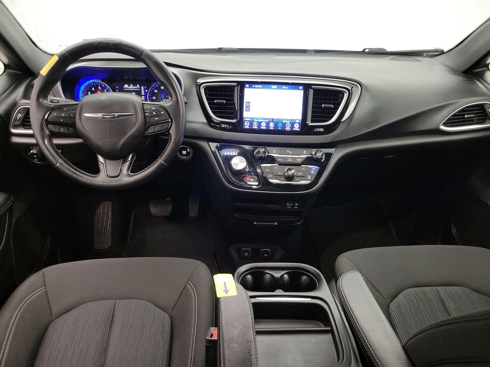 Thumbnail: 2019 Chrysler Pacifica - 9