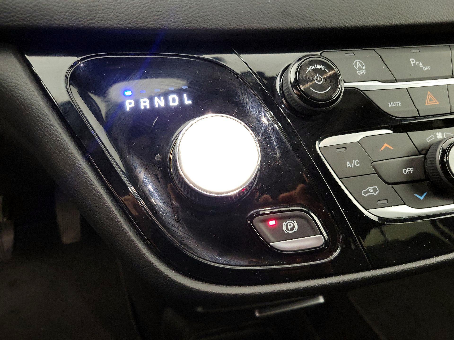 Thumbnail: 2019 Chrysler Pacifica - 18