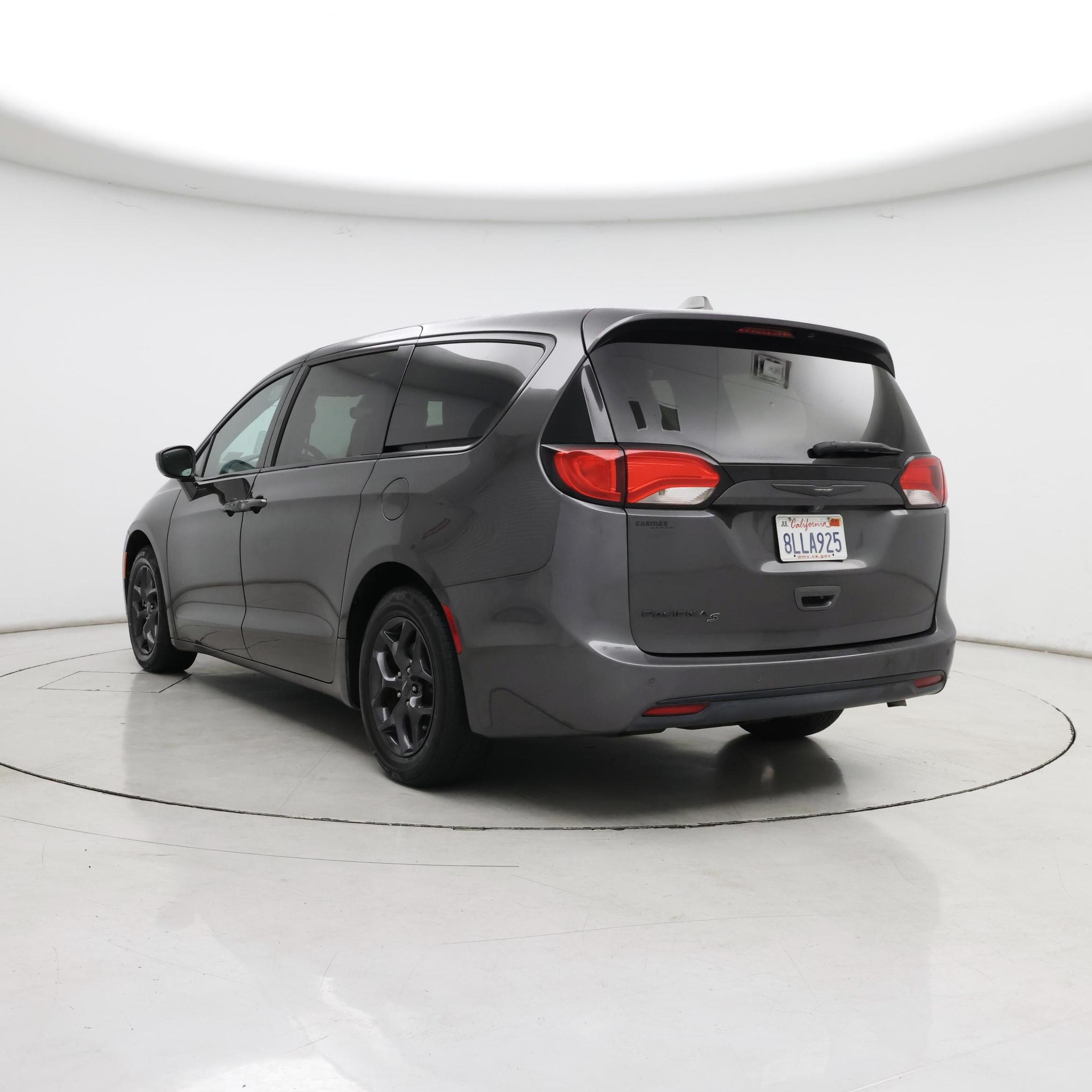 Thumbnail: 2019 Chrysler Pacifica - 2