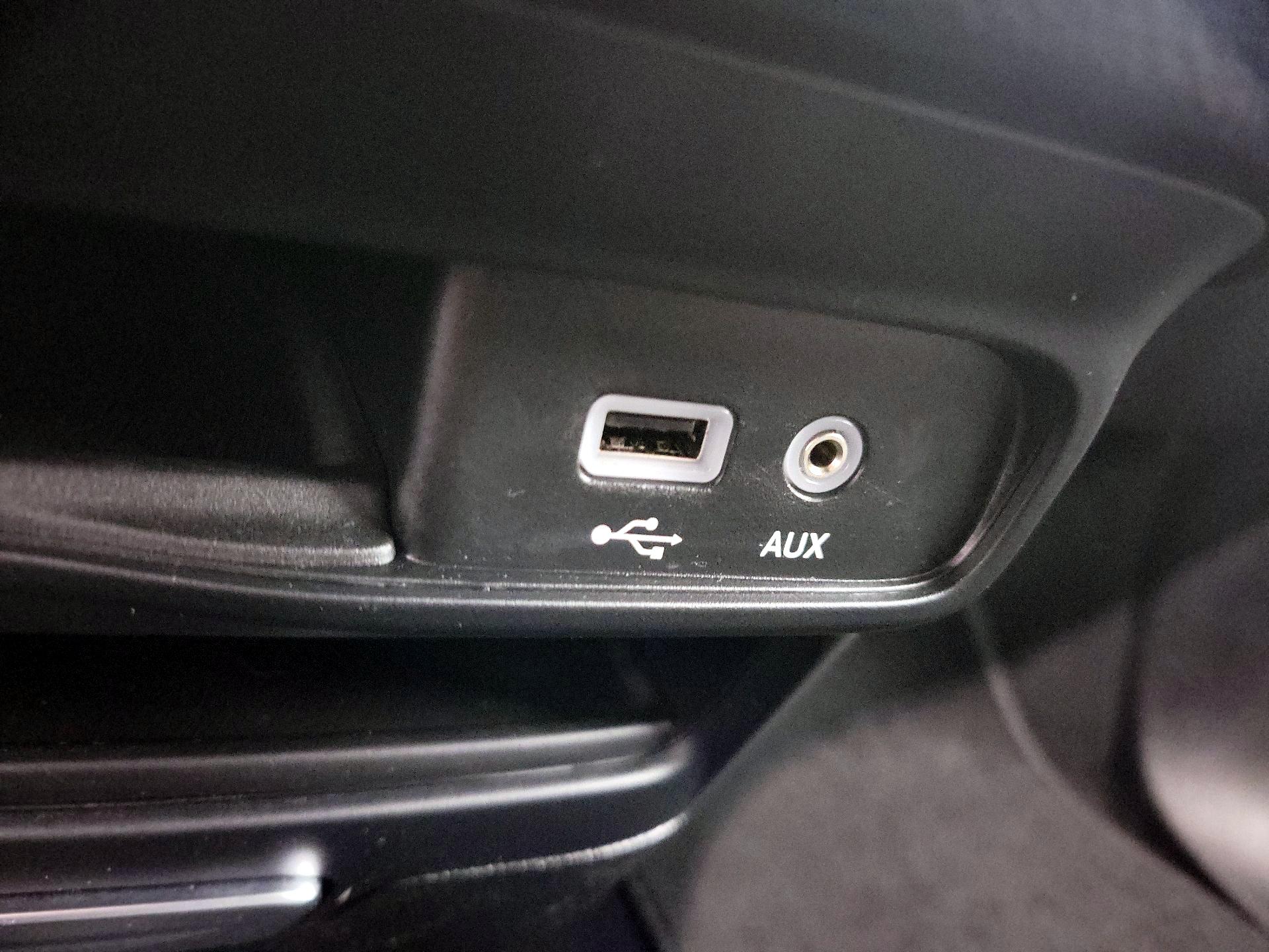 Thumbnail: 2019 Chrysler Pacifica - 19