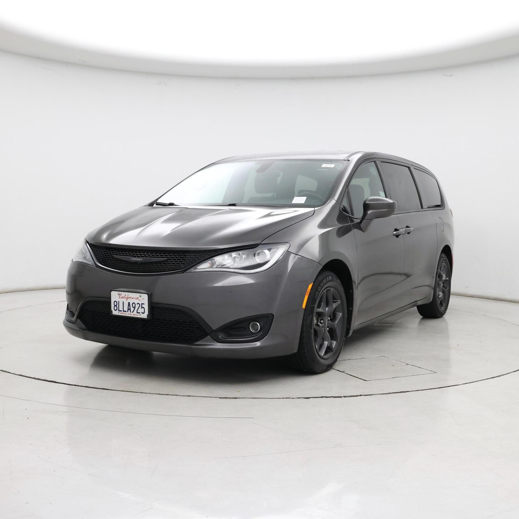 Thumbnail: 2019 Chrysler Pacifica - 4