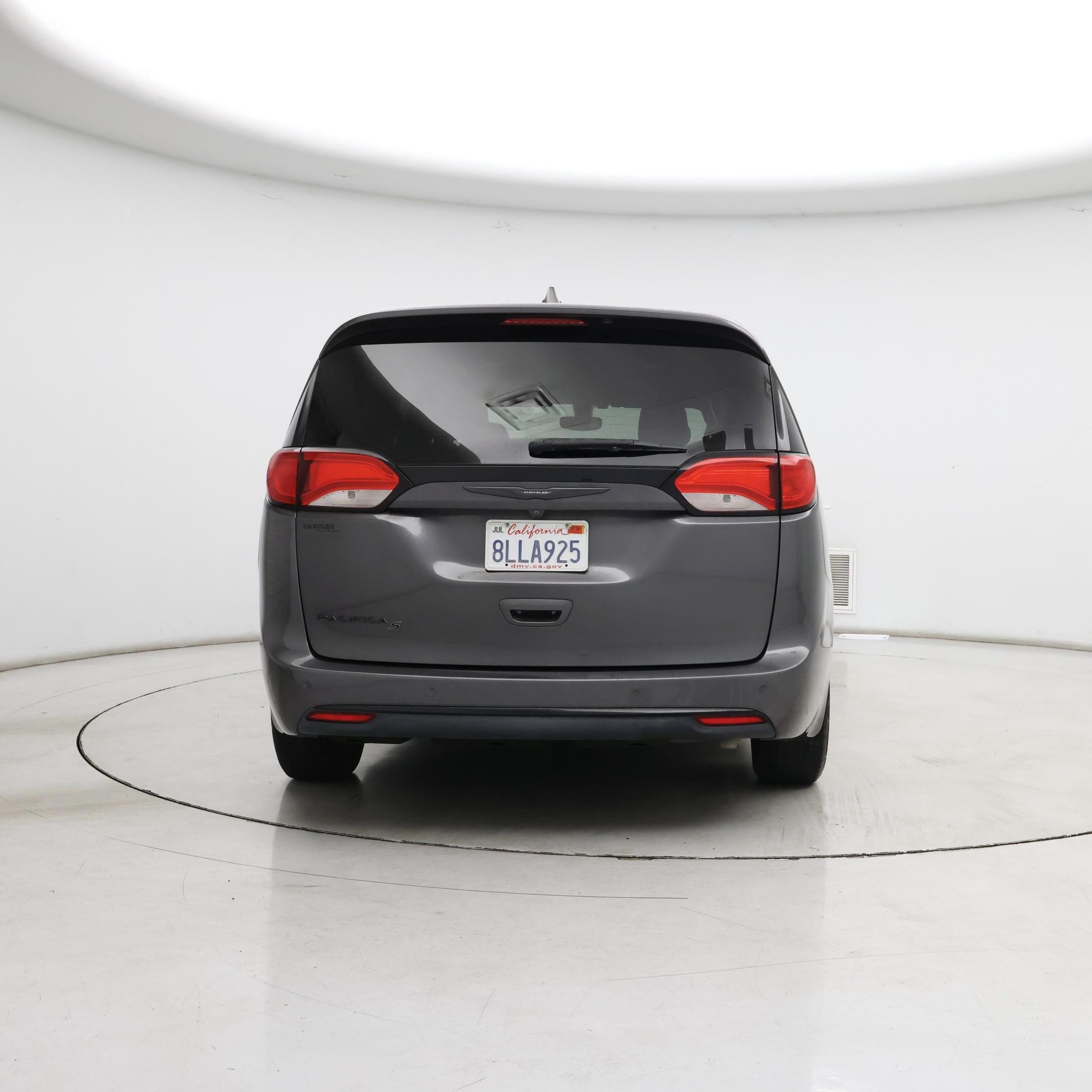 Thumbnail: 2019 Chrysler Pacifica - 6