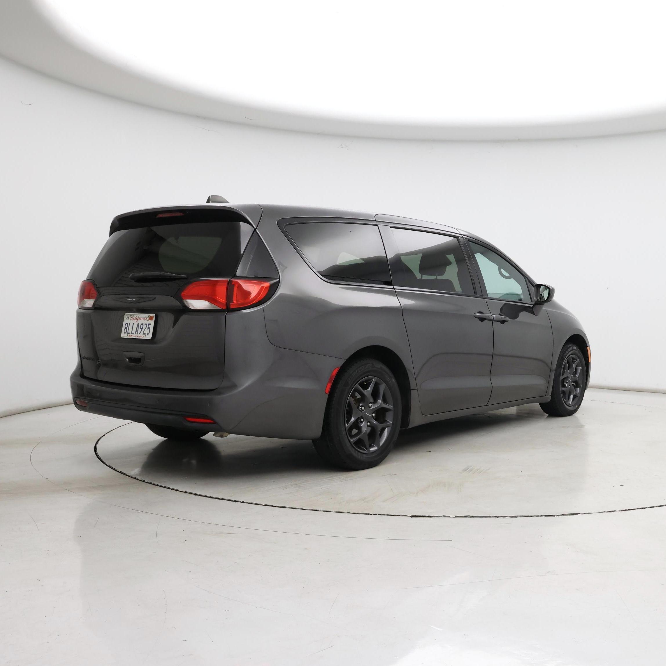 Thumbnail: 2019 Chrysler Pacifica - 8