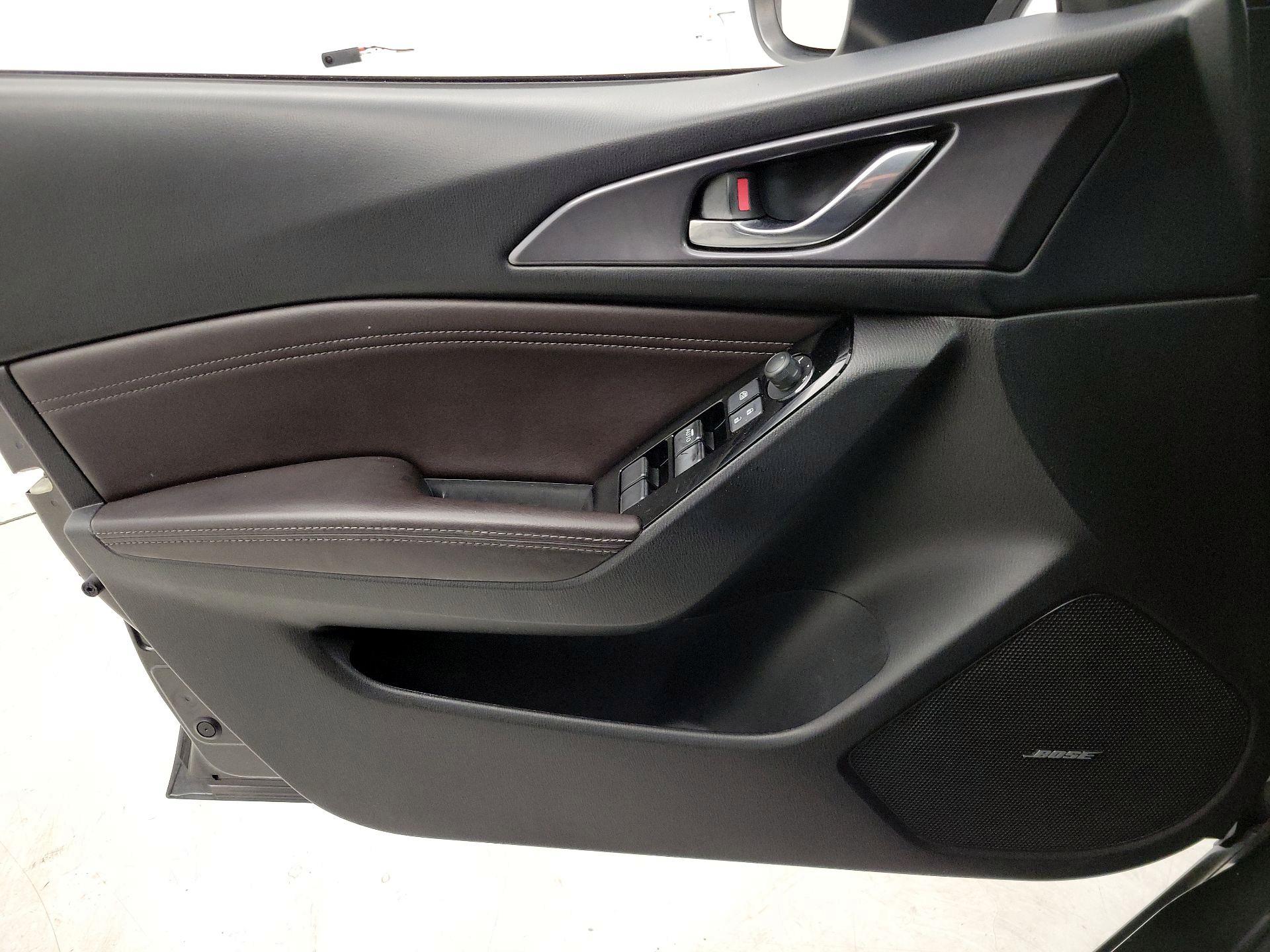 Thumbnail: 2018 Mazda Mazda3 - 12