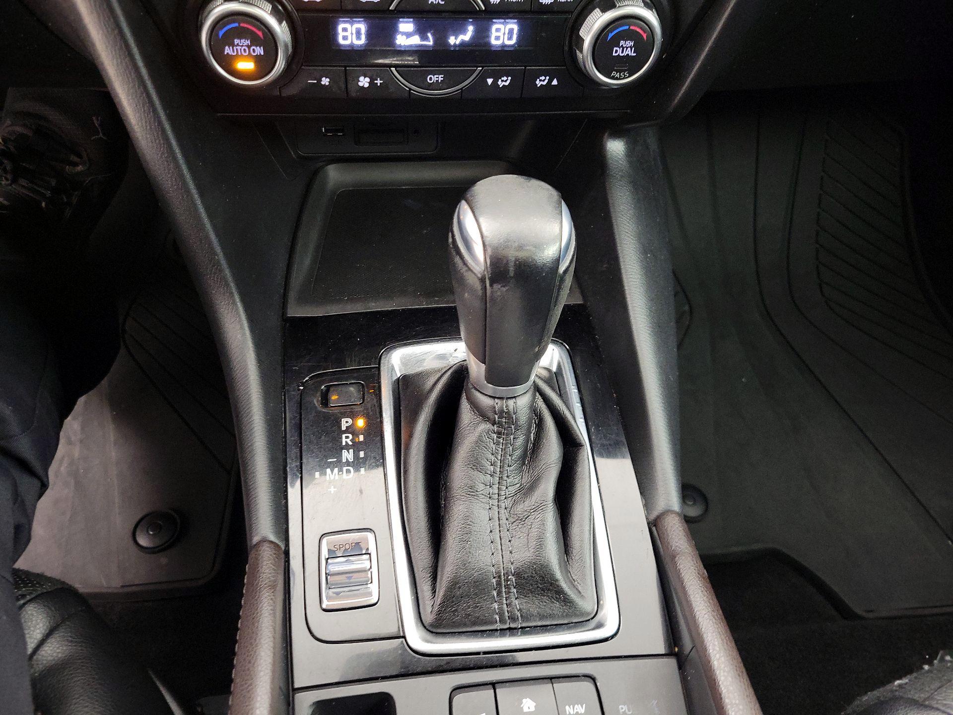 Thumbnail: 2018 Mazda Mazda3 - 17