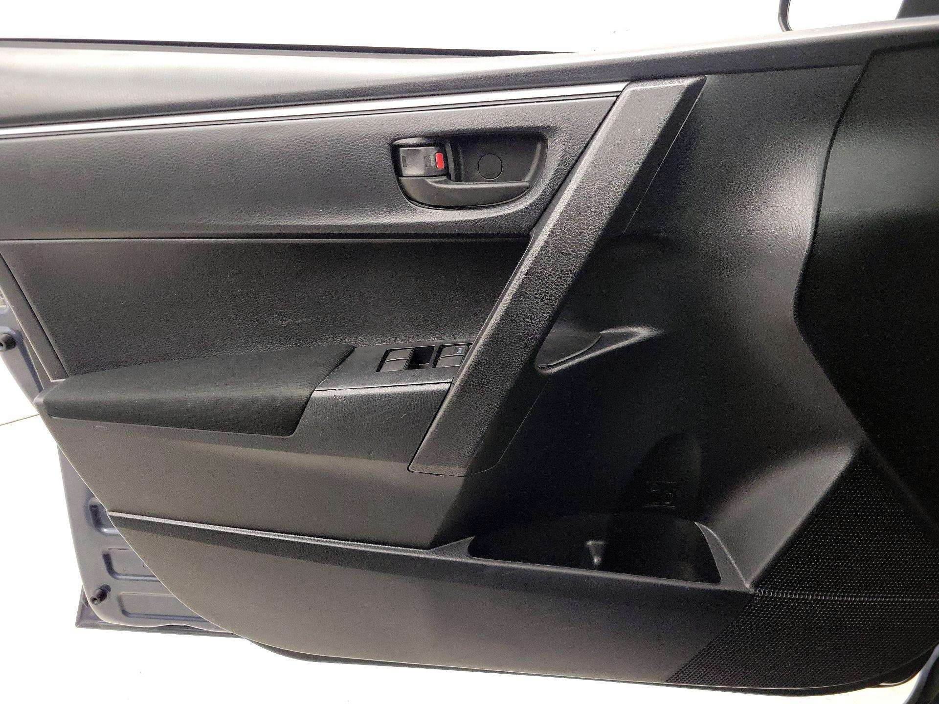 Thumbnail: 2015 Toyota Corolla - 12