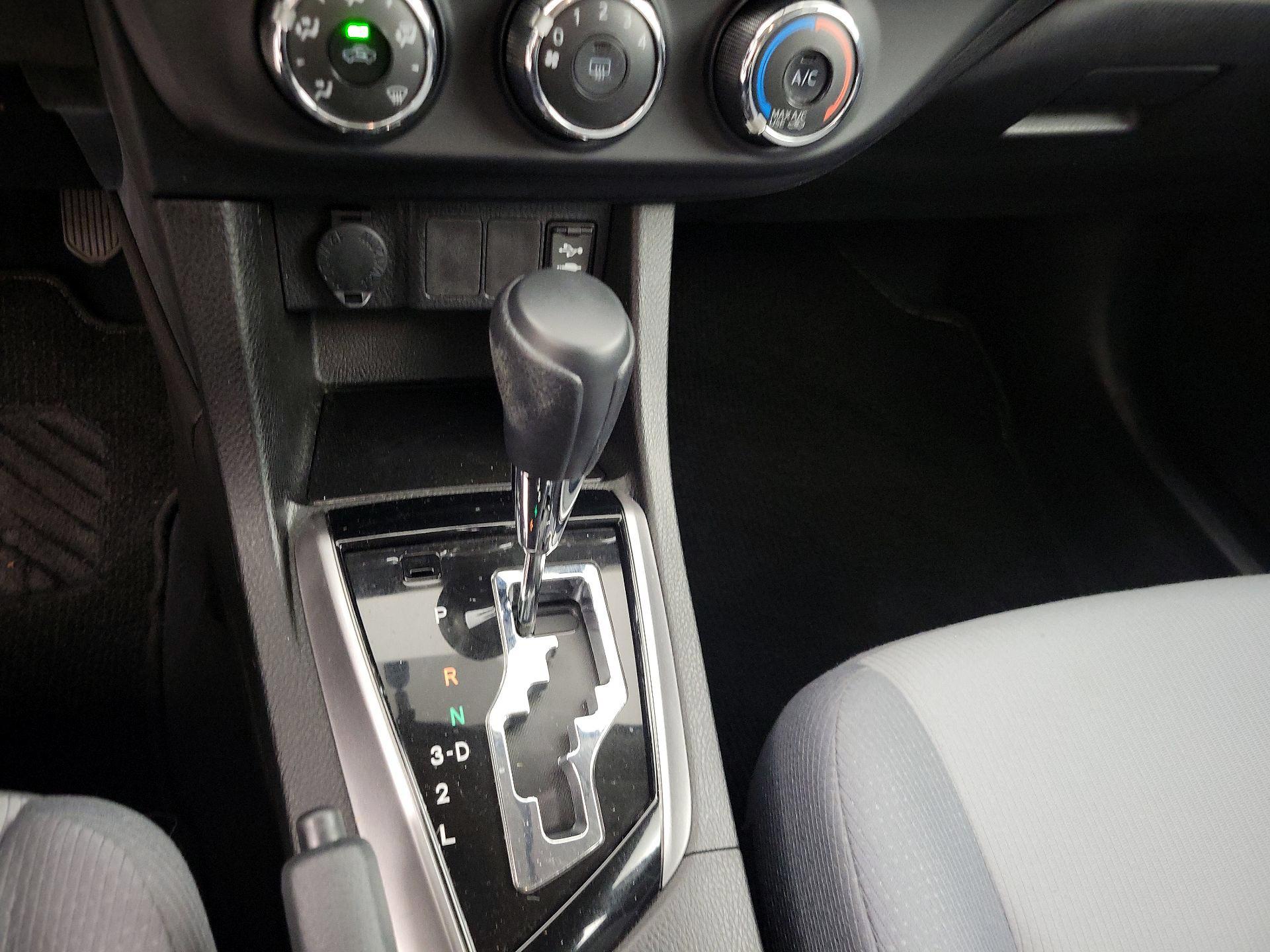 Thumbnail: 2015 Toyota Corolla - 16